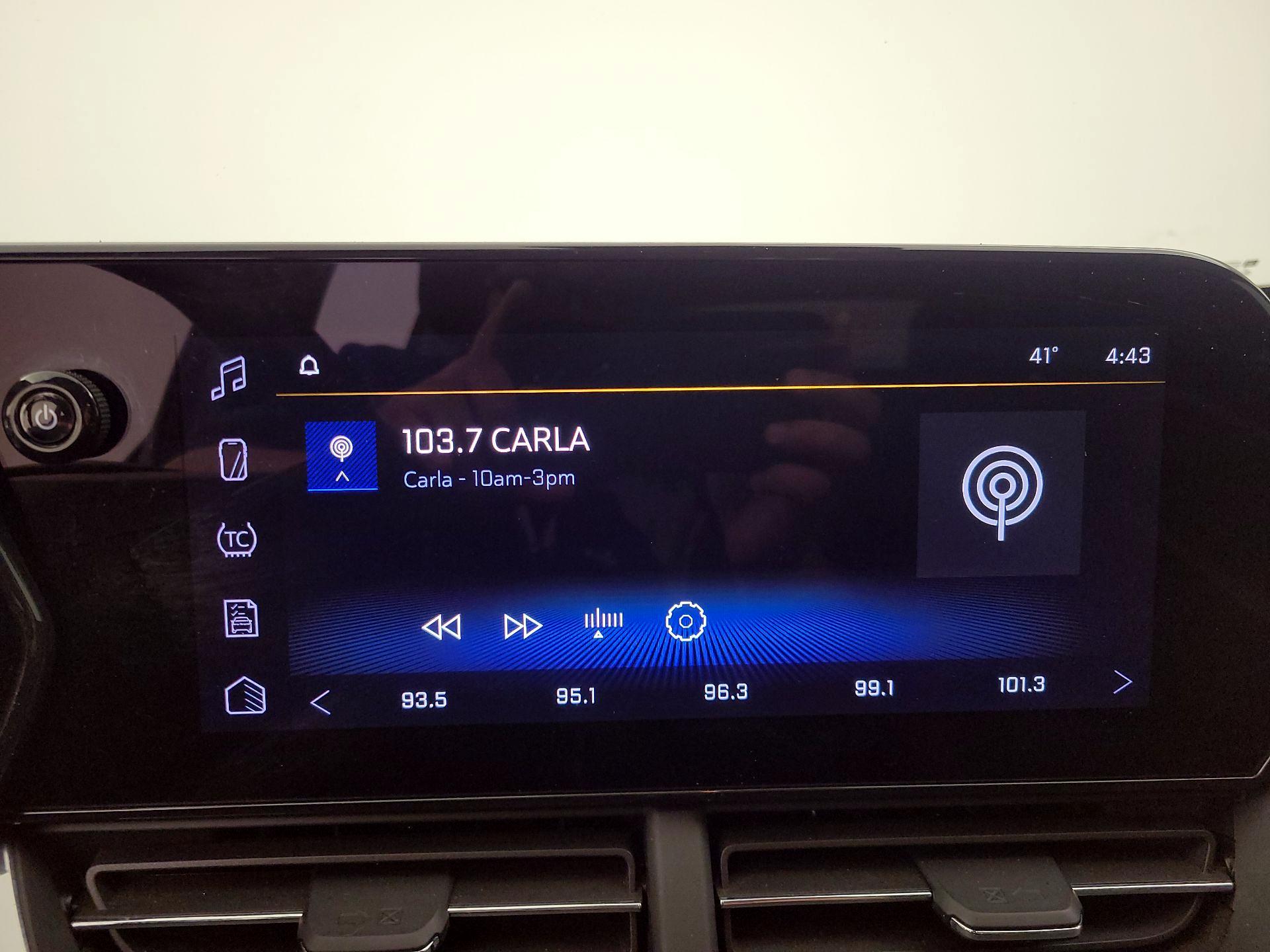 Thumbnail: 2025 Chevrolet Trax - 15