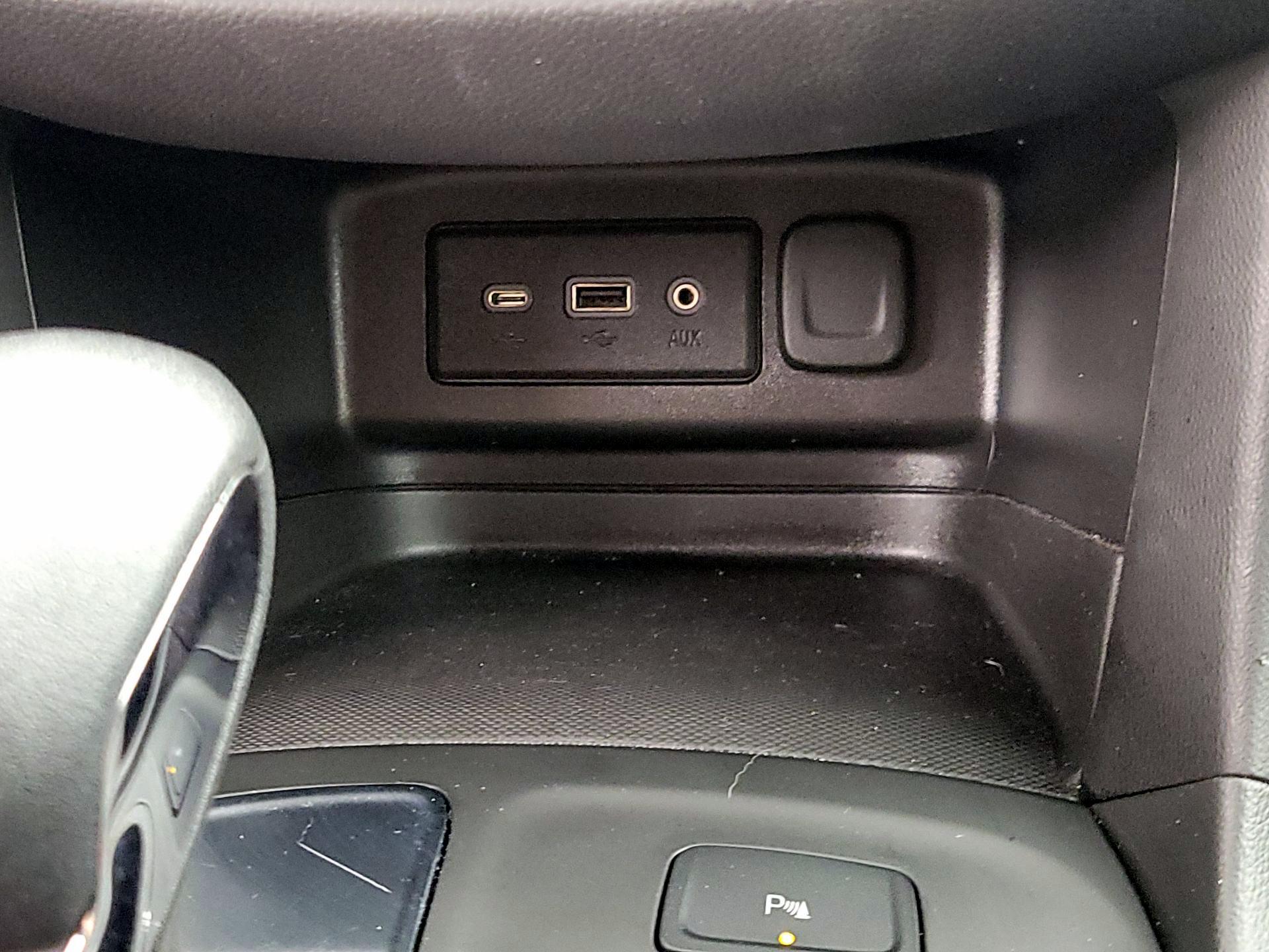 Thumbnail: 2023 Chevrolet Equinox - 18