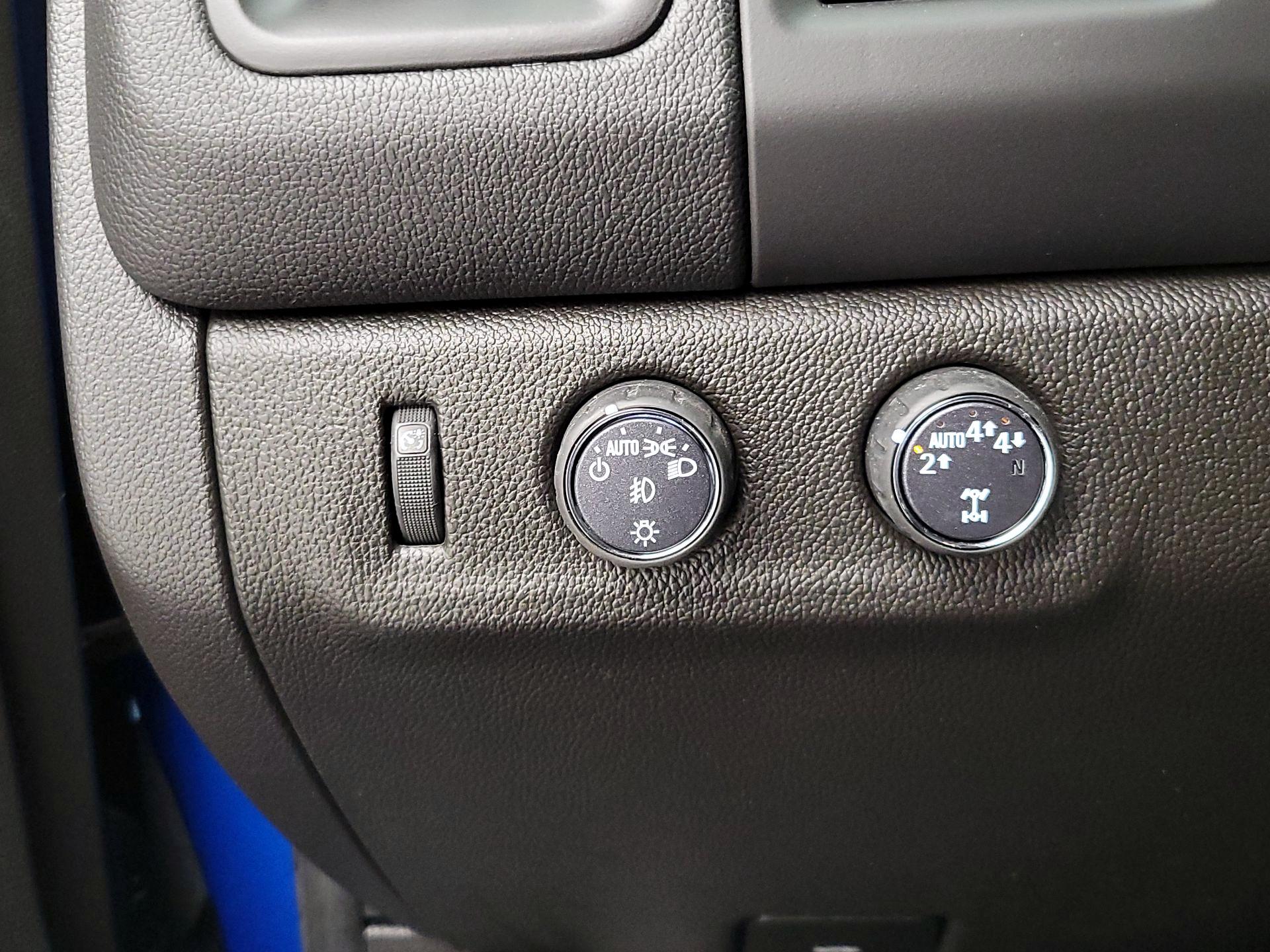 Thumbnail: 2022 Chevrolet Colorado - 13