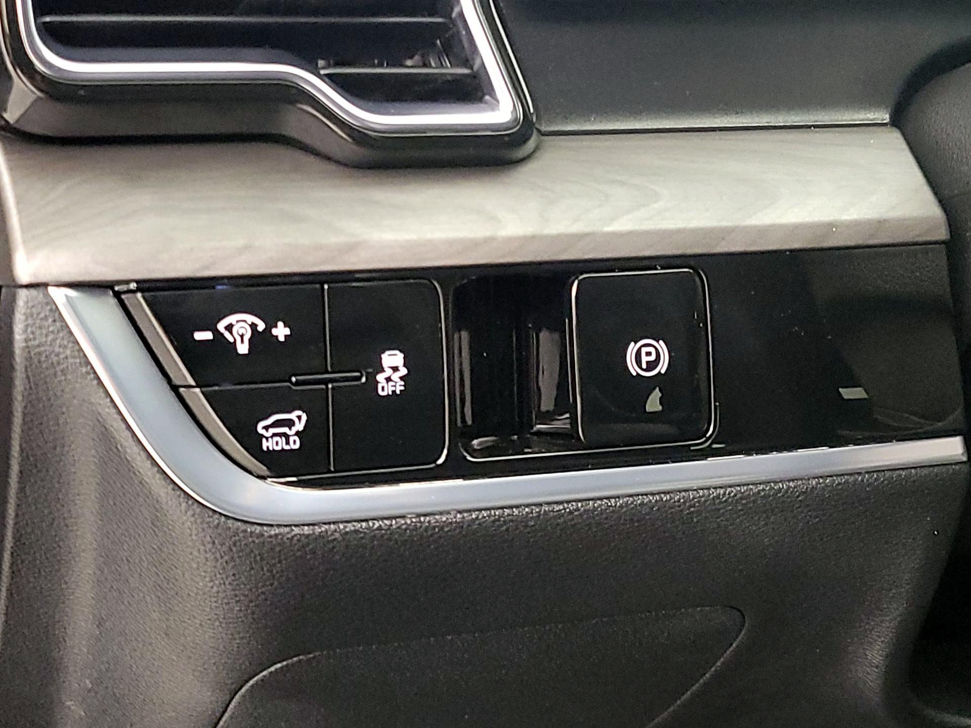 Thumbnail: 2023 Kia Sportage - 13