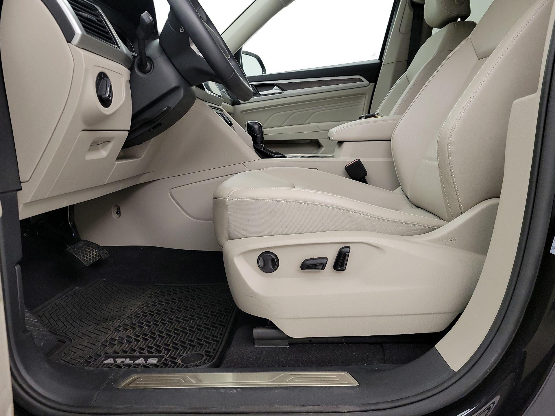 Thumbnail: 2022 Volkswagen Atlas - 11