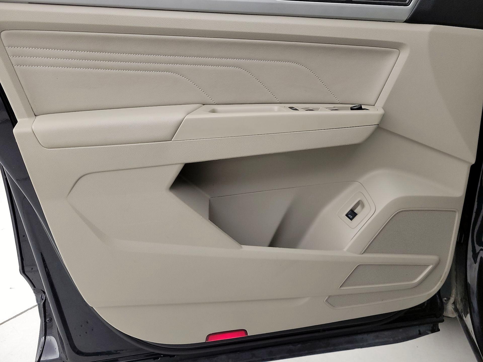 Thumbnail: 2022 Volkswagen Atlas - 12