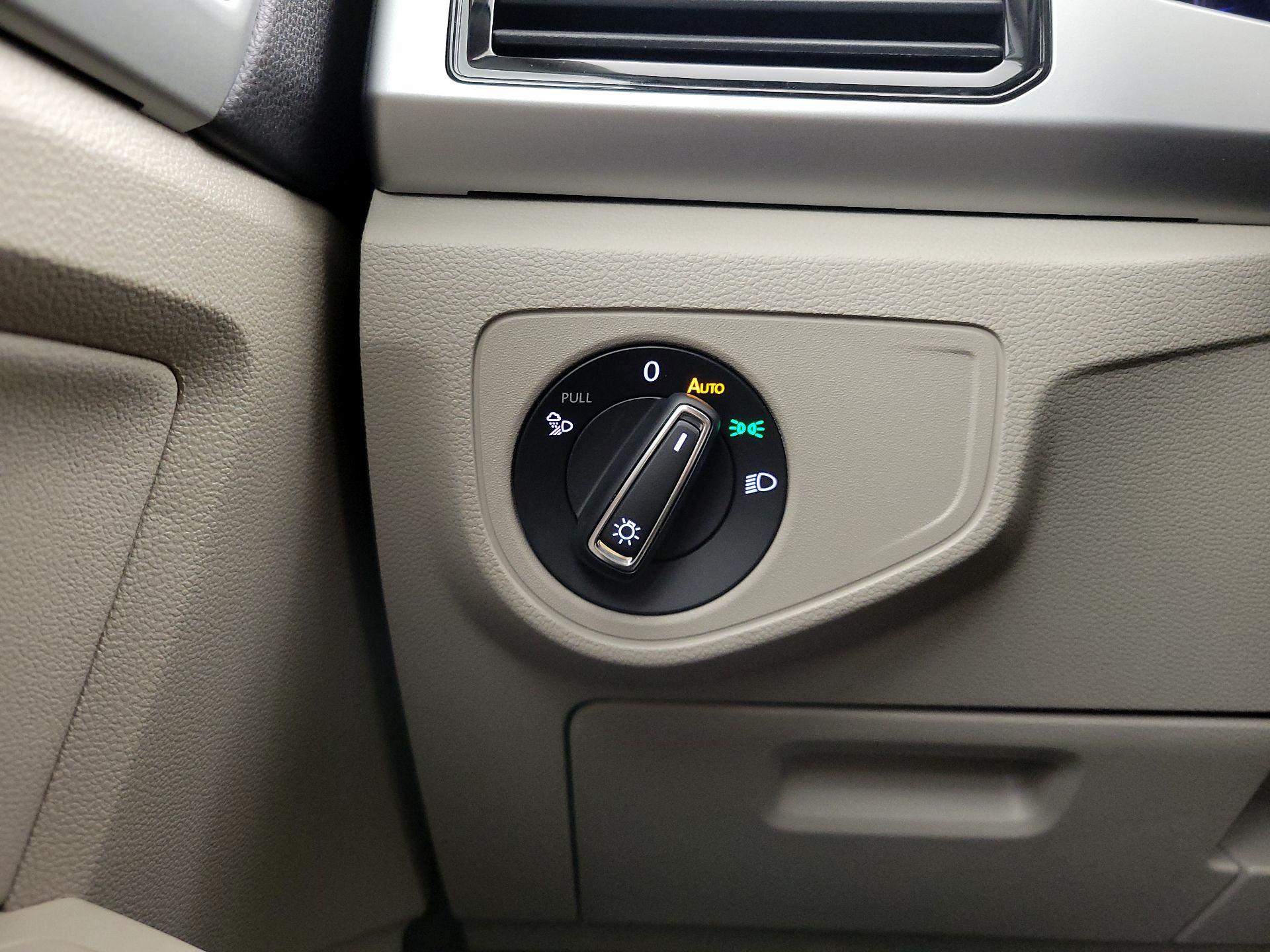 Thumbnail: 2022 Volkswagen Atlas - 13