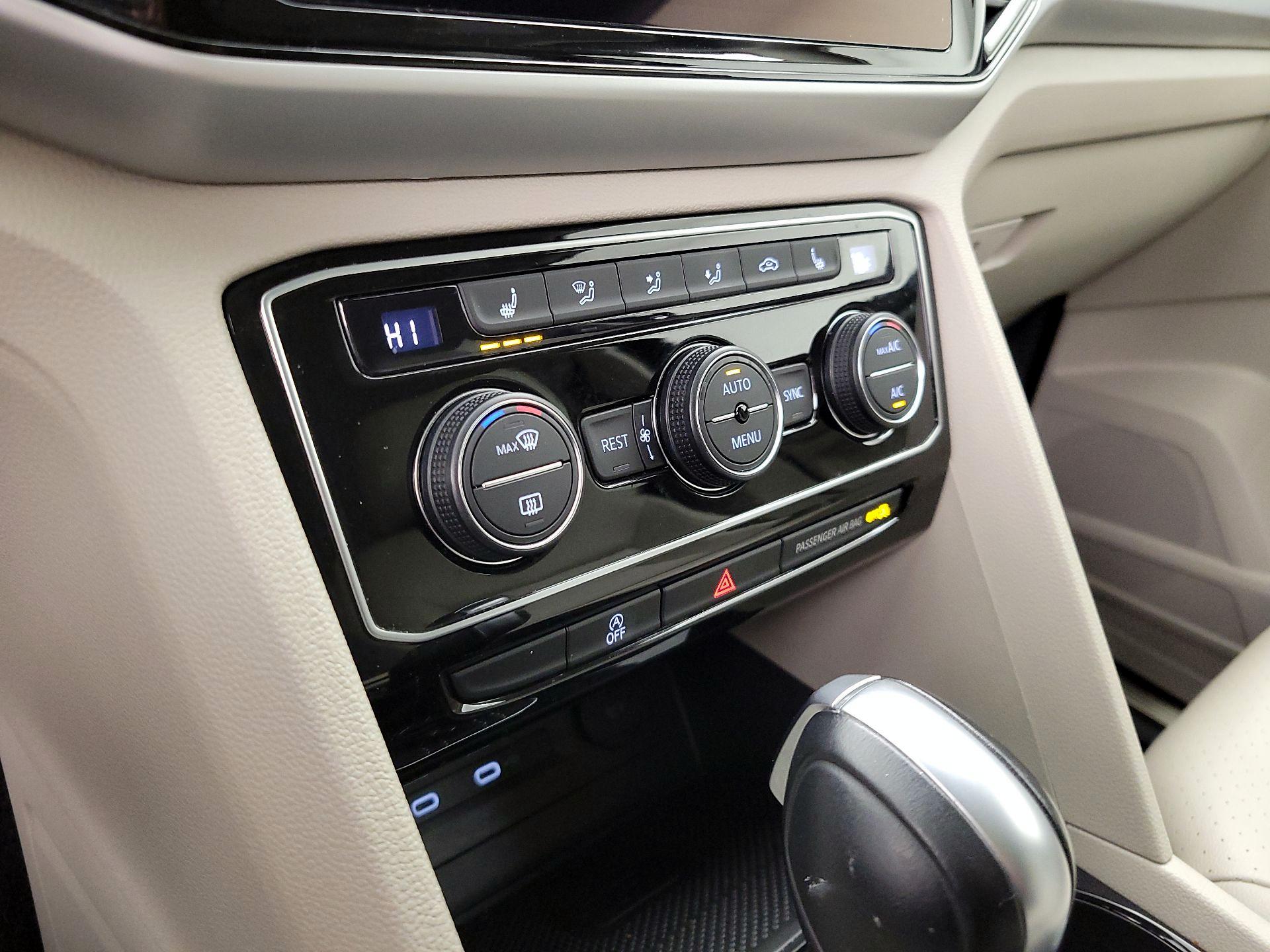 Thumbnail: 2022 Volkswagen Atlas - 16