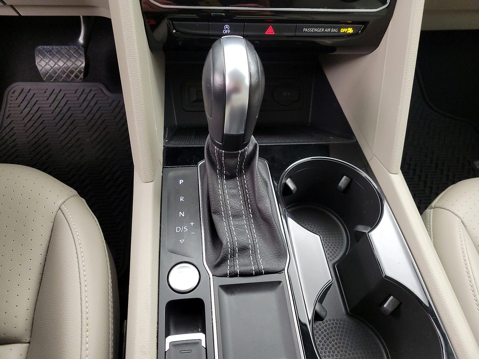 Thumbnail: 2022 Volkswagen Atlas - 17