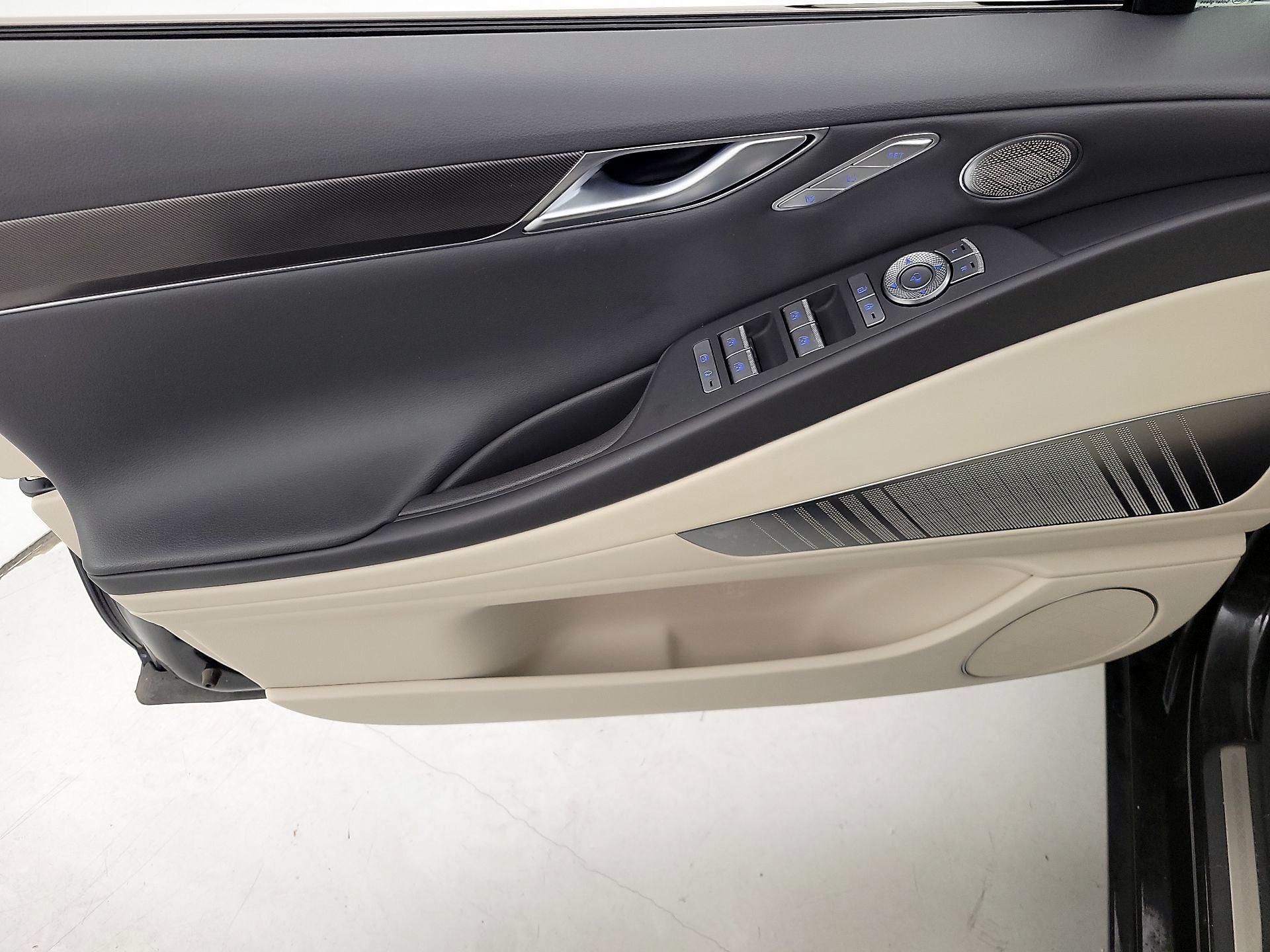 Thumbnail: 2023 Genesis G80 - 12