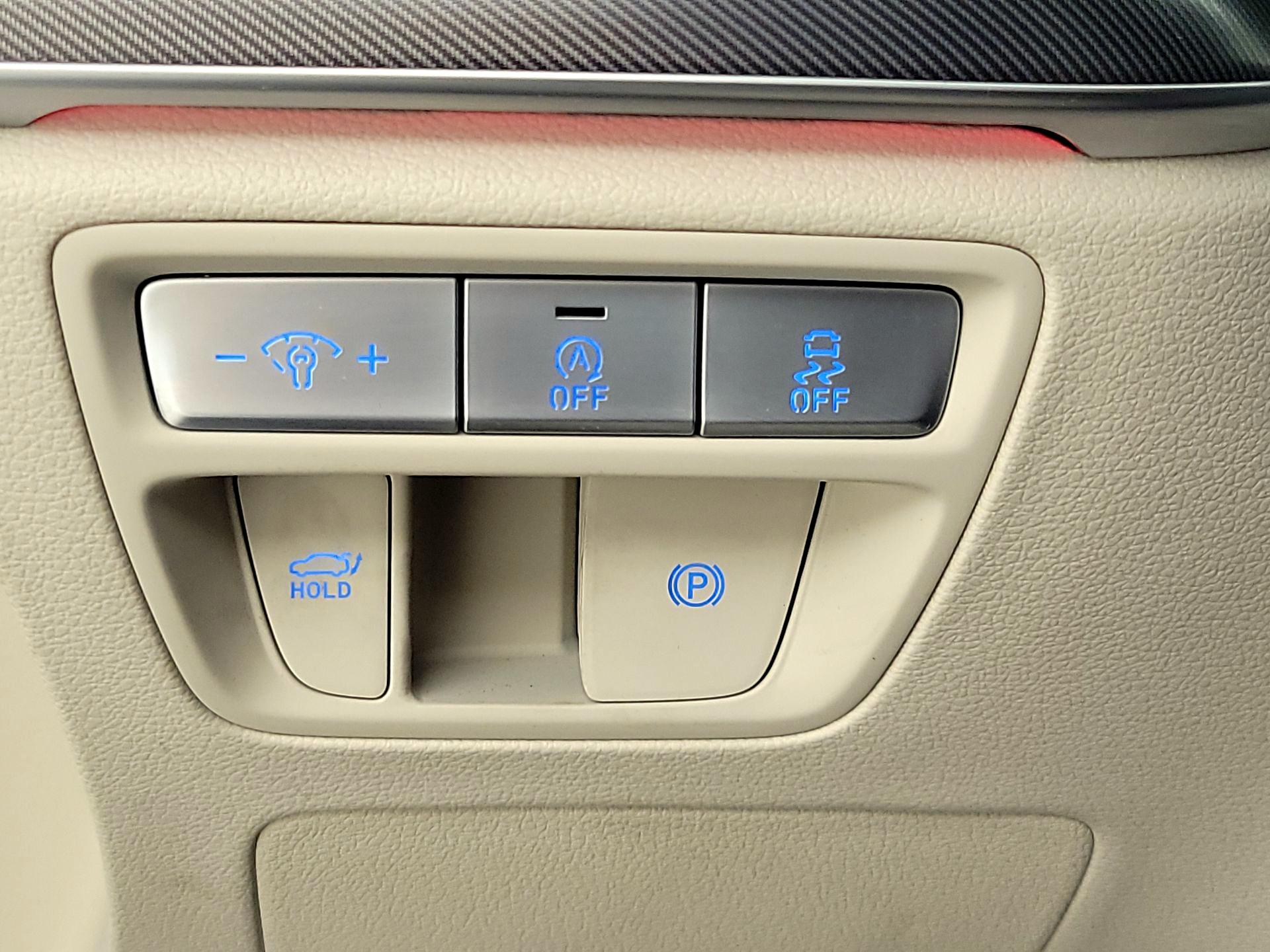 Thumbnail: 2023 Genesis G80 - 13