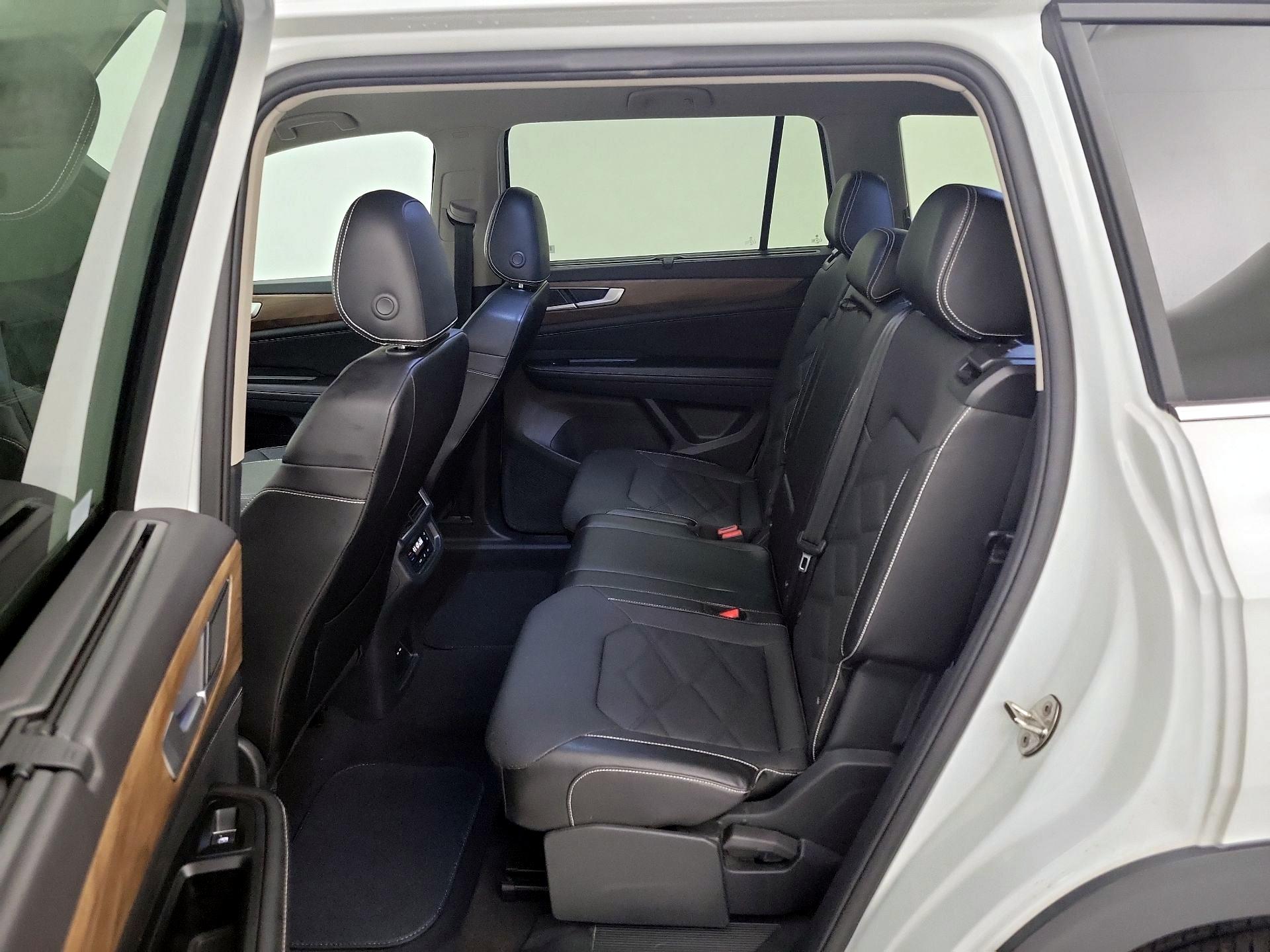 Thumbnail: 2024 Volkswagen Atlas - 19