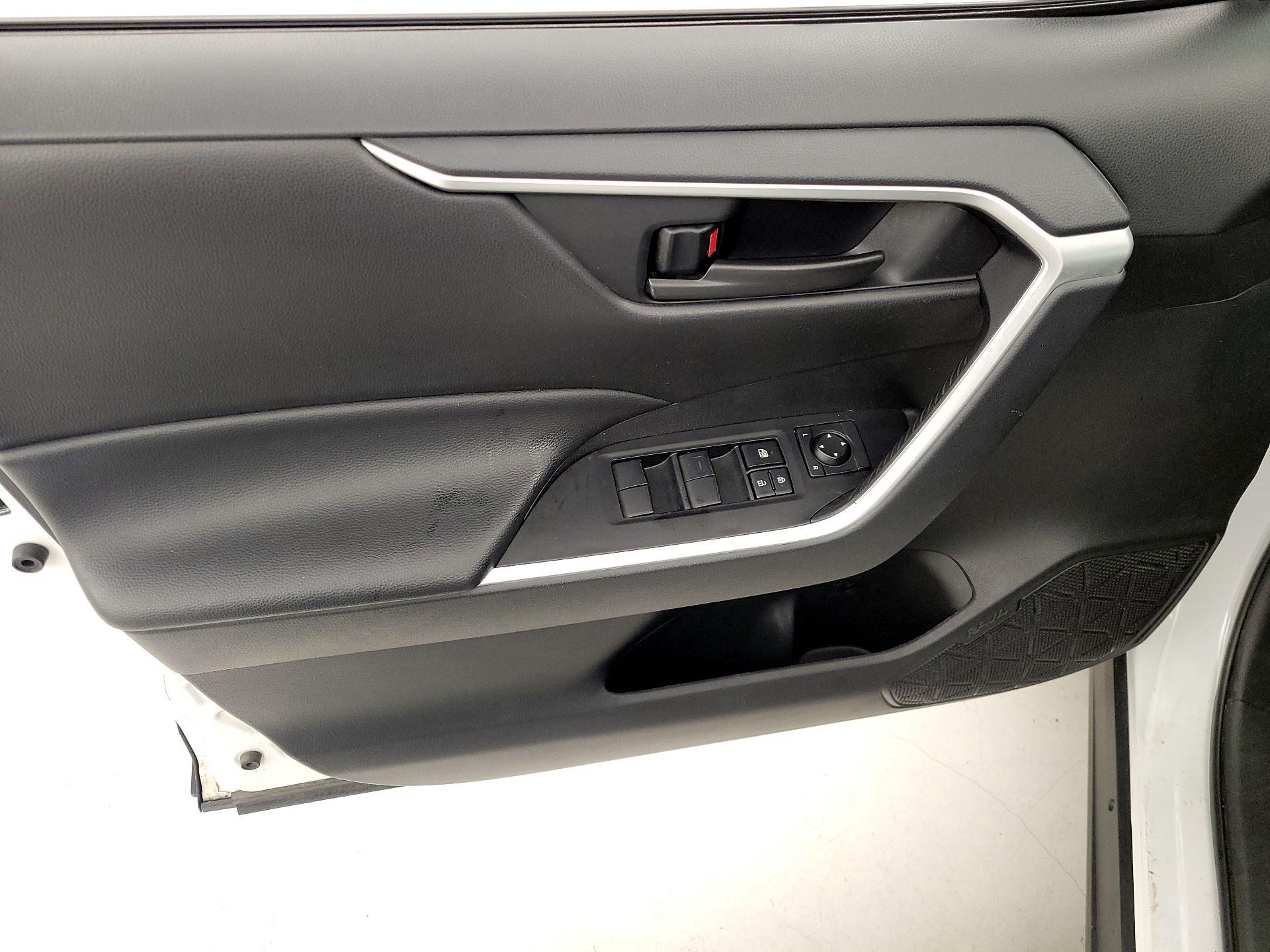 Thumbnail: 2024 Toyota RAV4 - 12