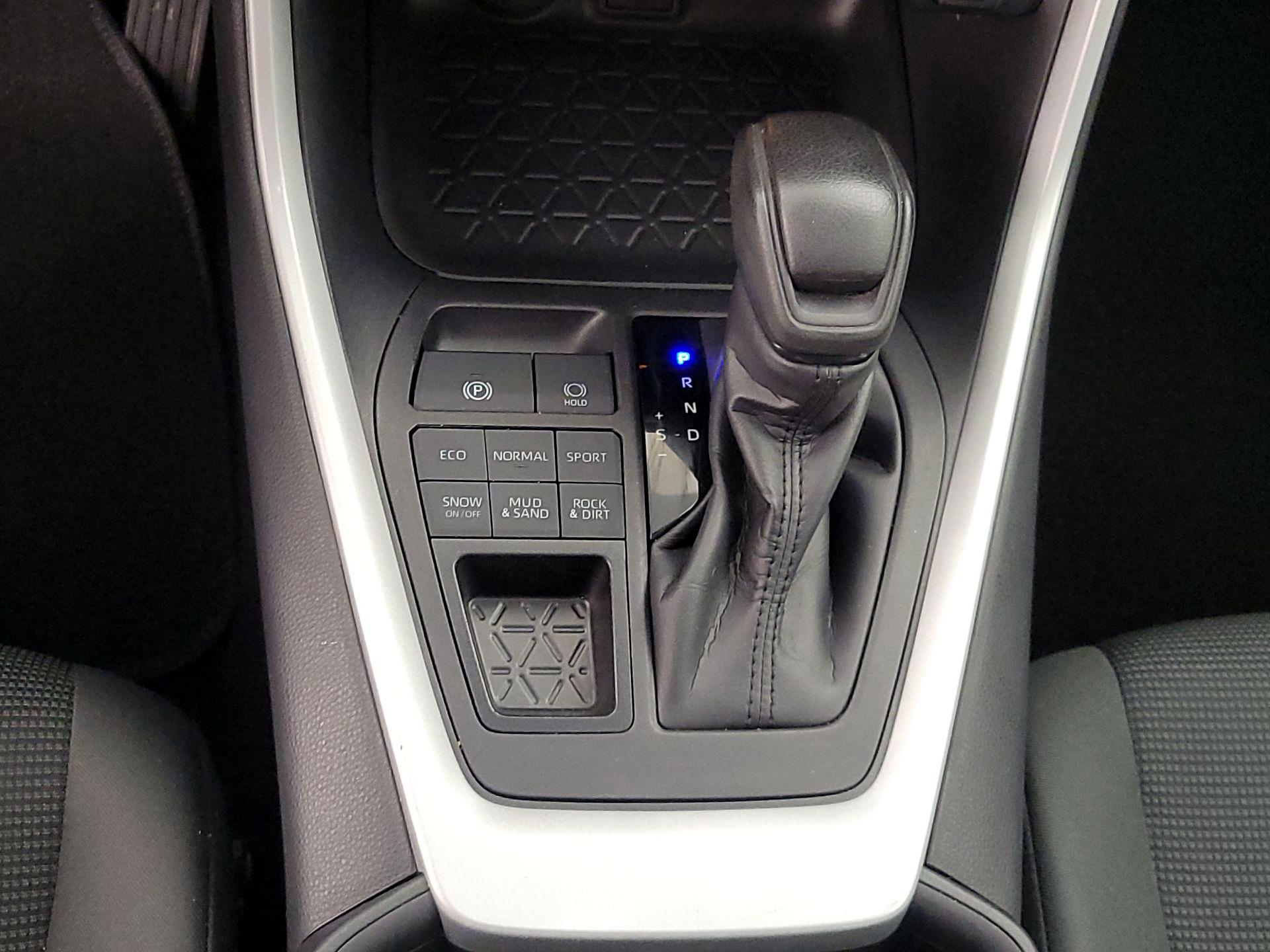 Thumbnail: 2024 Toyota RAV4 - 17