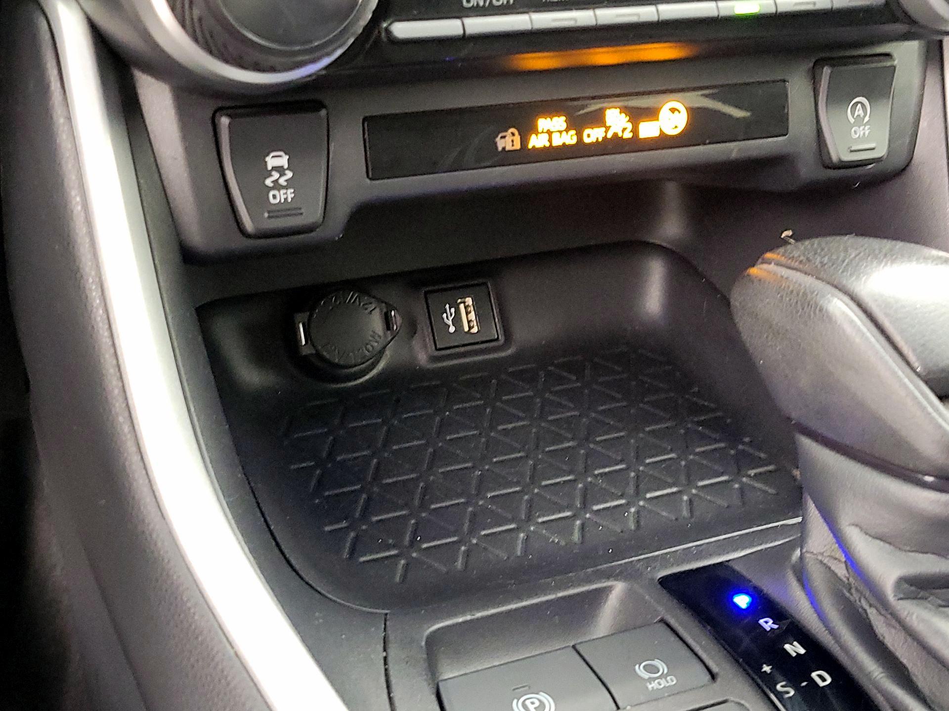 Thumbnail: 2024 Toyota RAV4 - 18