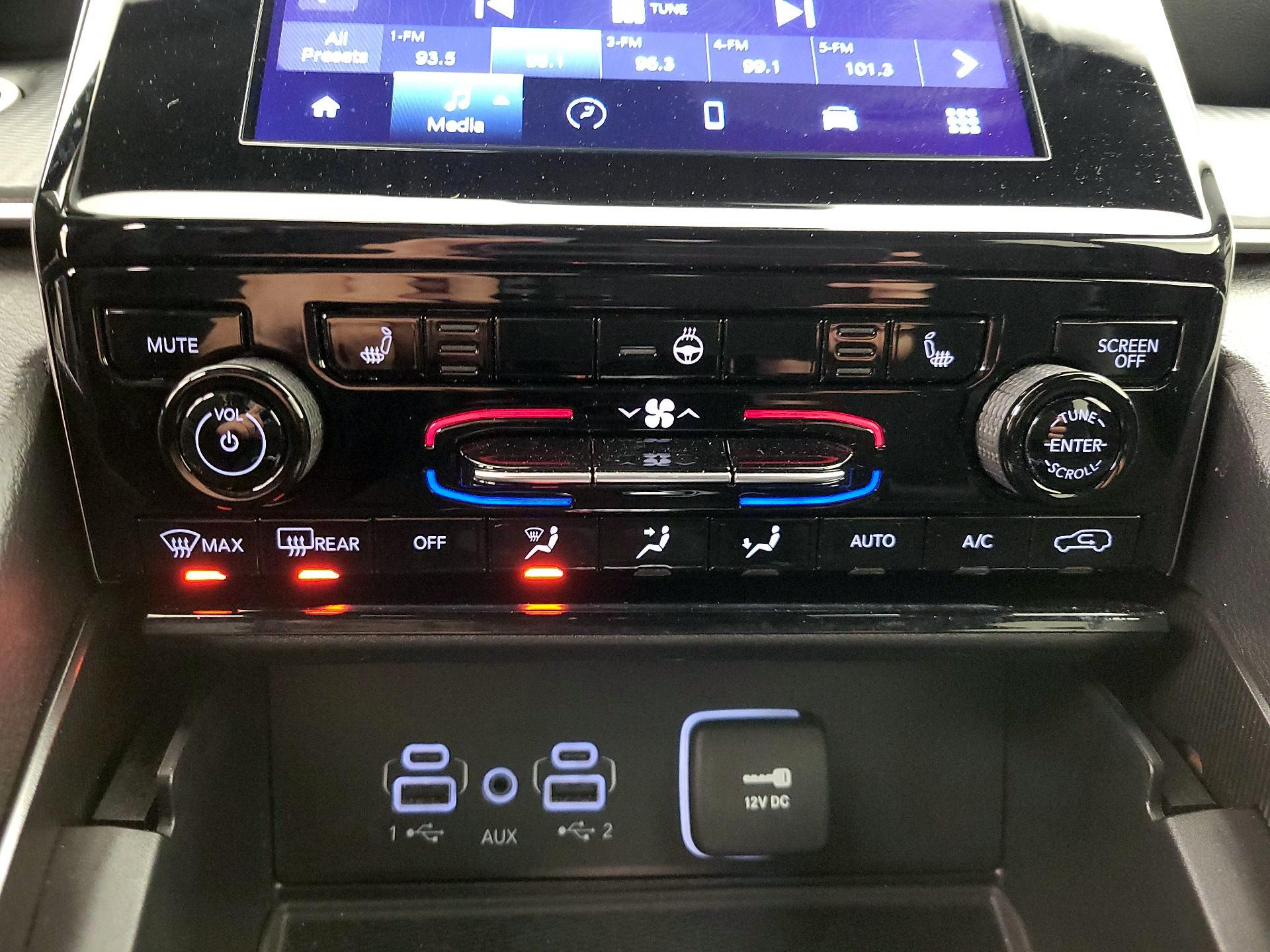 Thumbnail: 2024 Jeep Grand Cherokee - 16