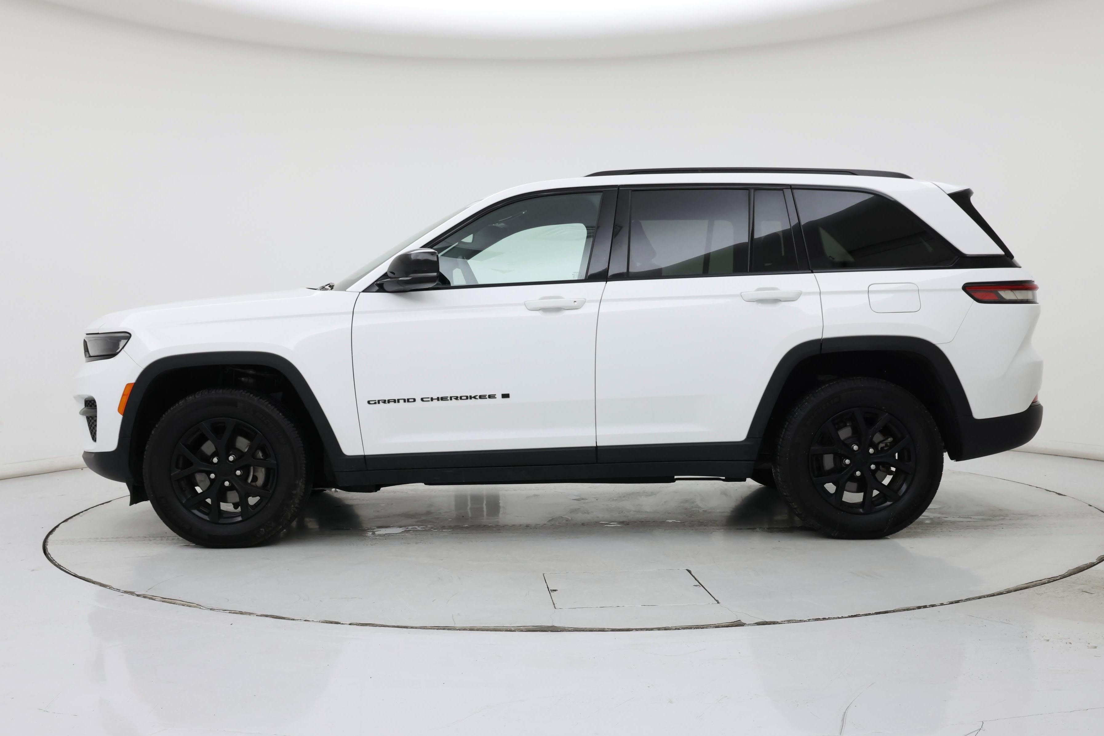 Thumbnail: 2024 Jeep Grand Cherokee - 3