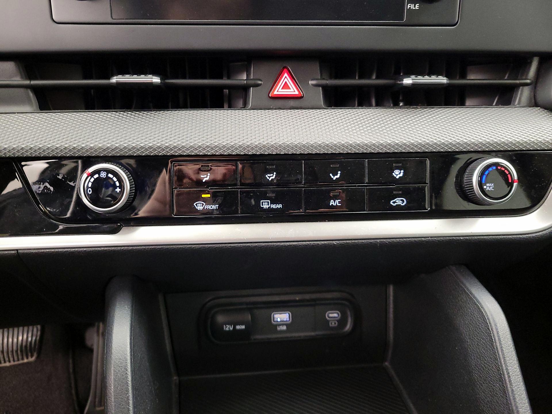 Thumbnail: 2024 Kia Sportage - 16