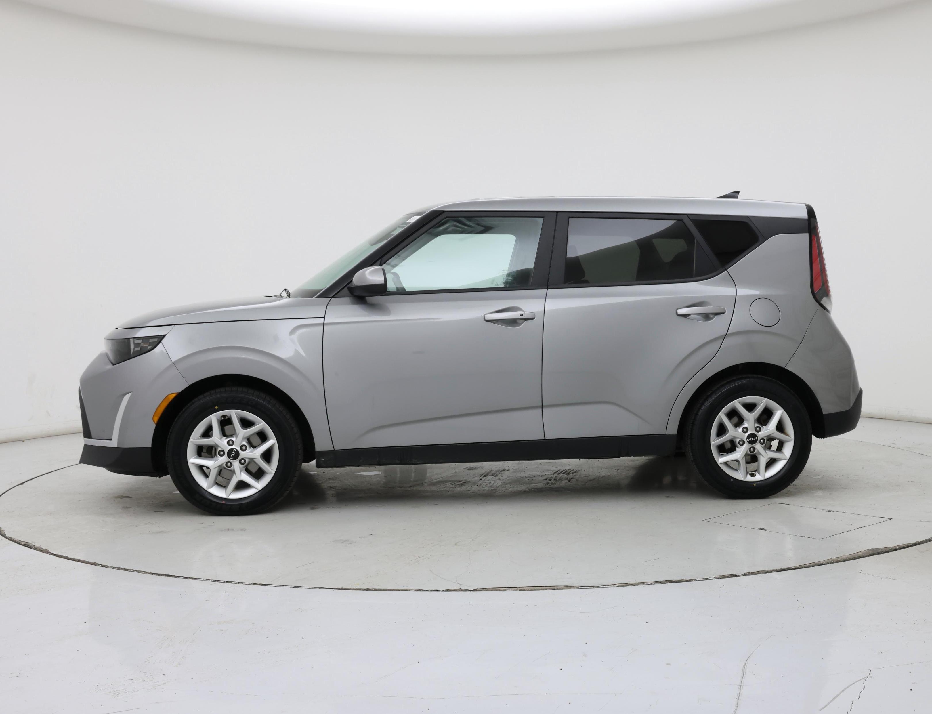 Thumbnail: 2023 Kia Soul - 3