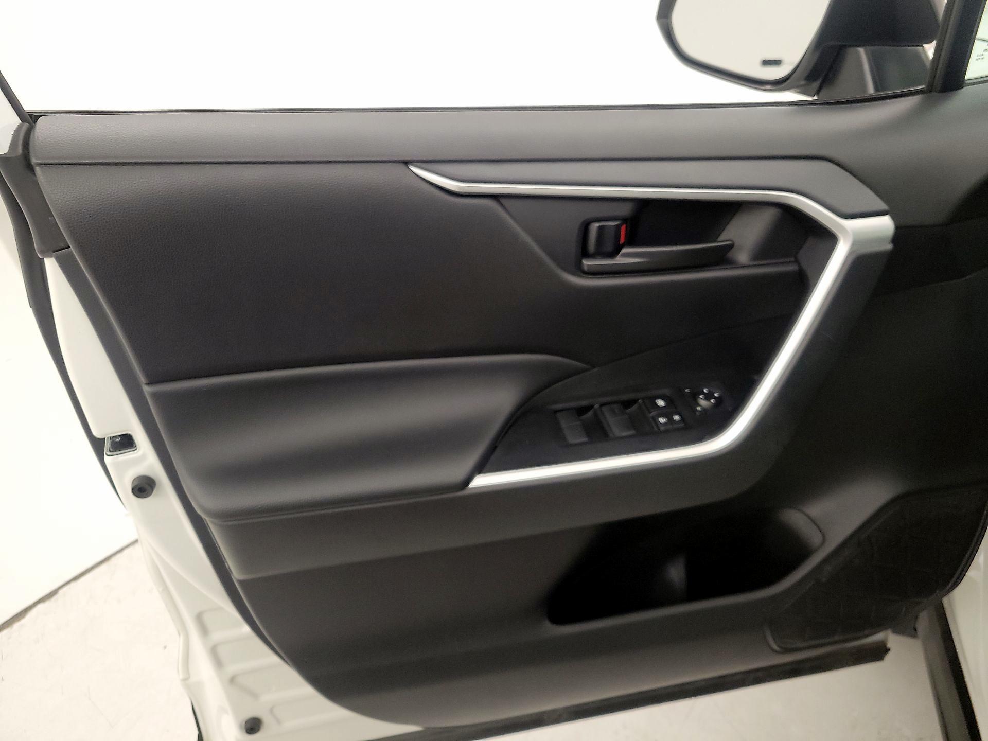 Thumbnail: 2024 Toyota RAV4 - 12