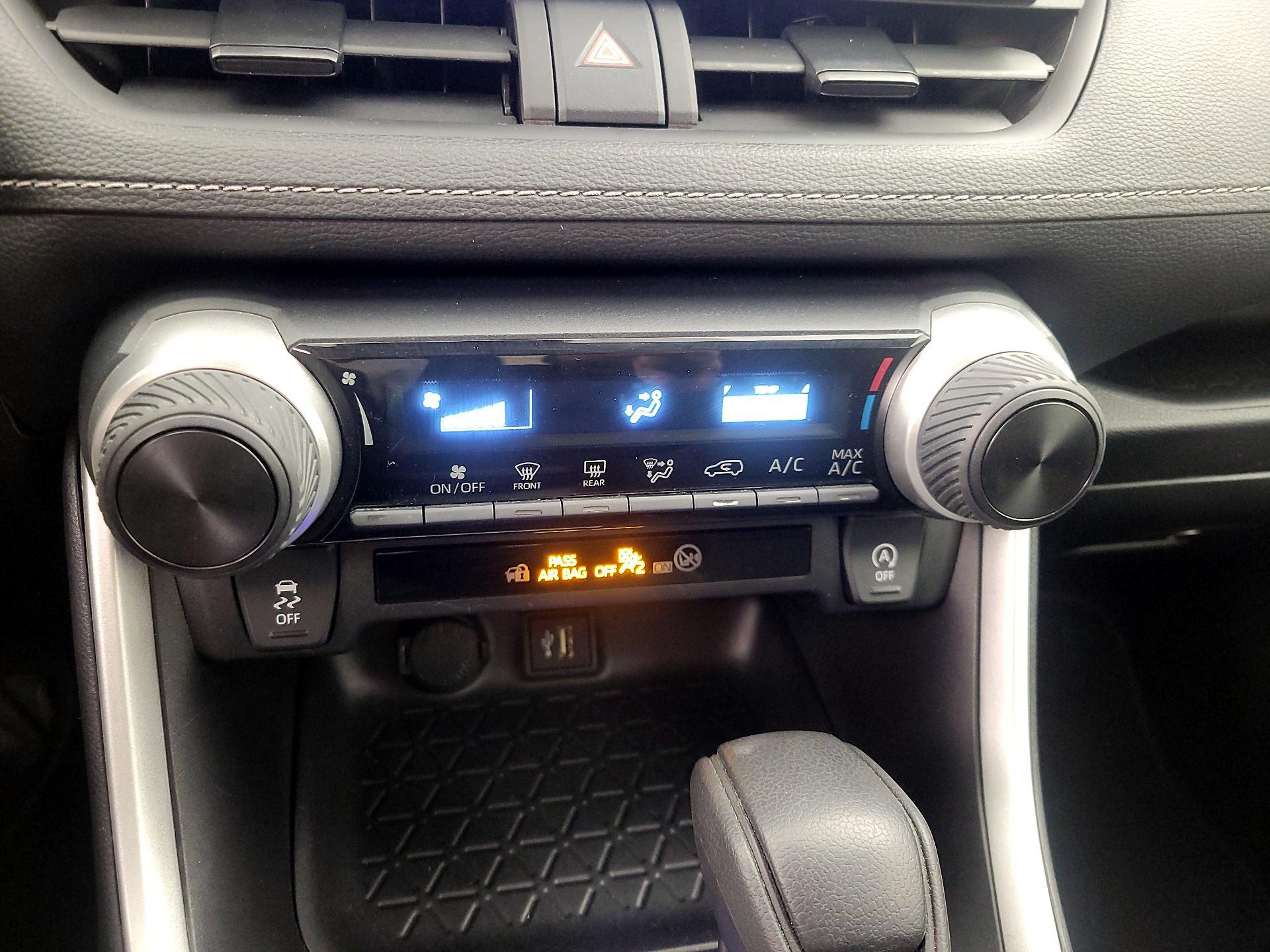 Thumbnail: 2024 Toyota RAV4 - 16