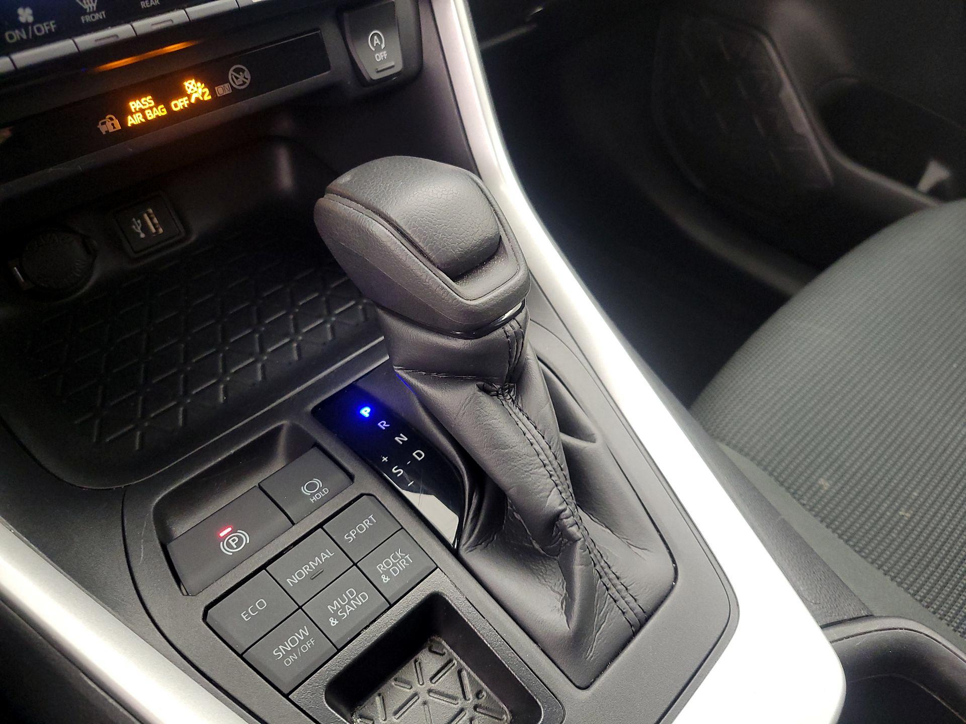 Thumbnail: 2024 Toyota RAV4 - 17