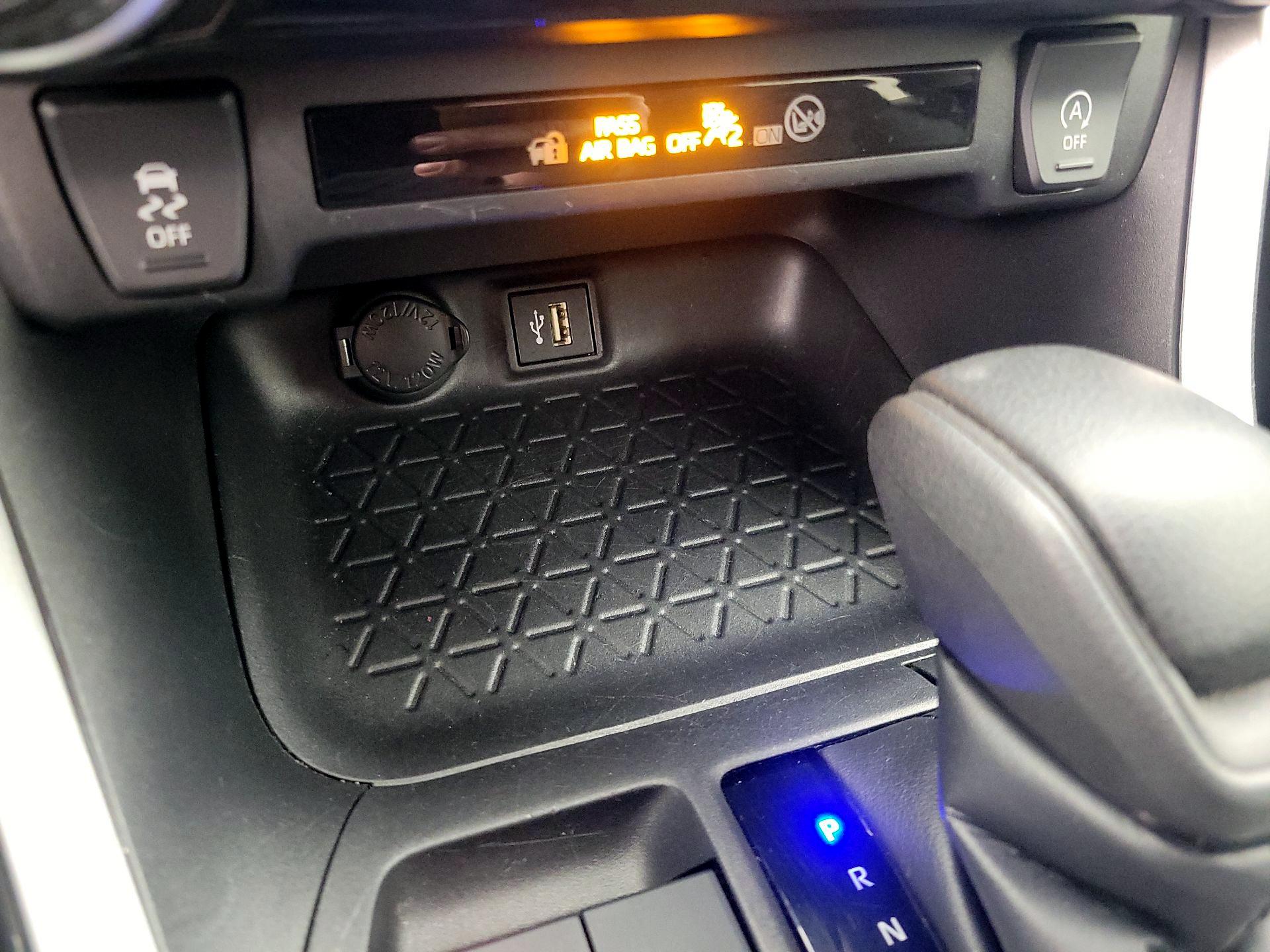 Thumbnail: 2024 Toyota RAV4 - 18