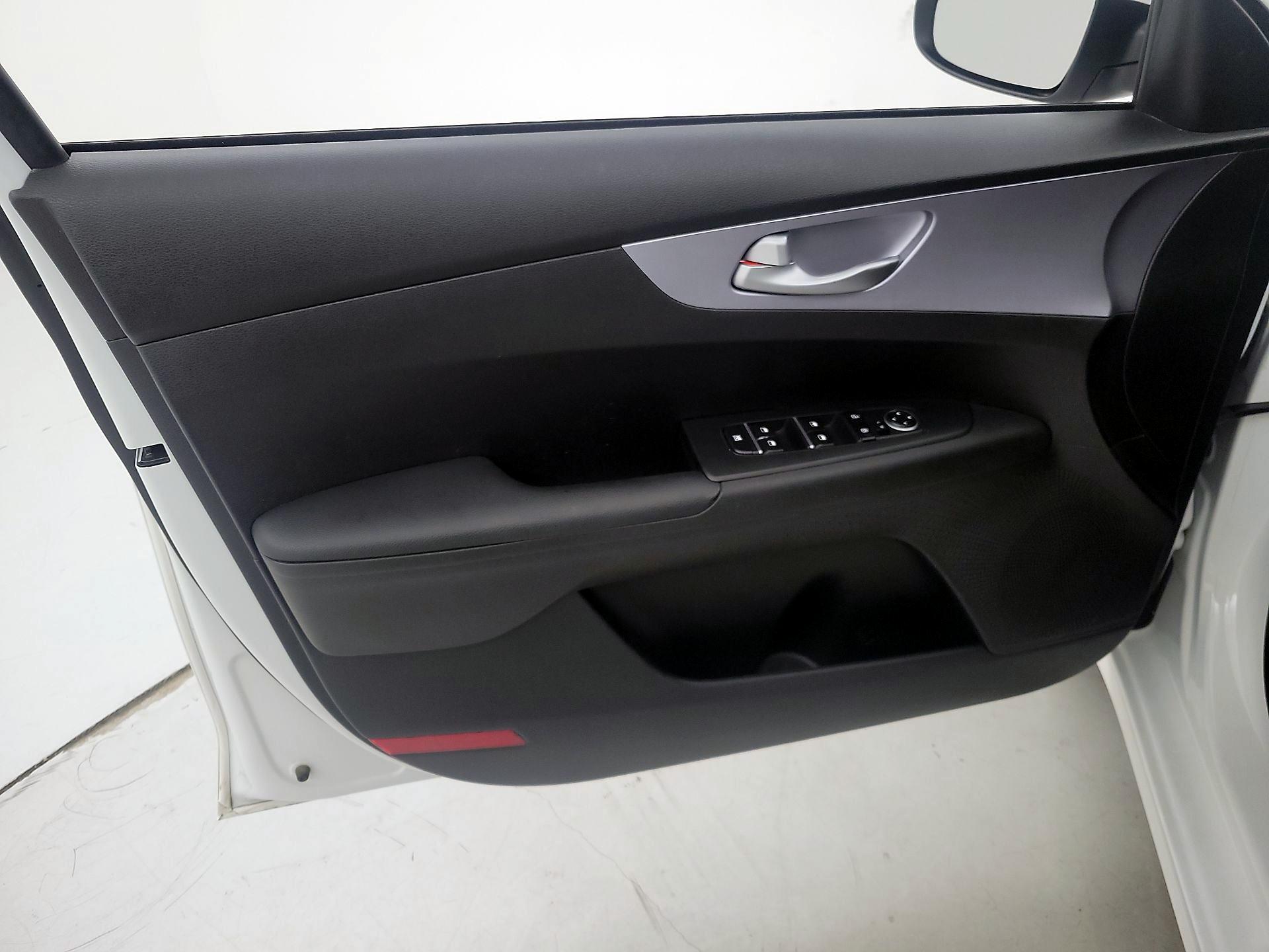 Thumbnail: 2024 Kia Forte - 12