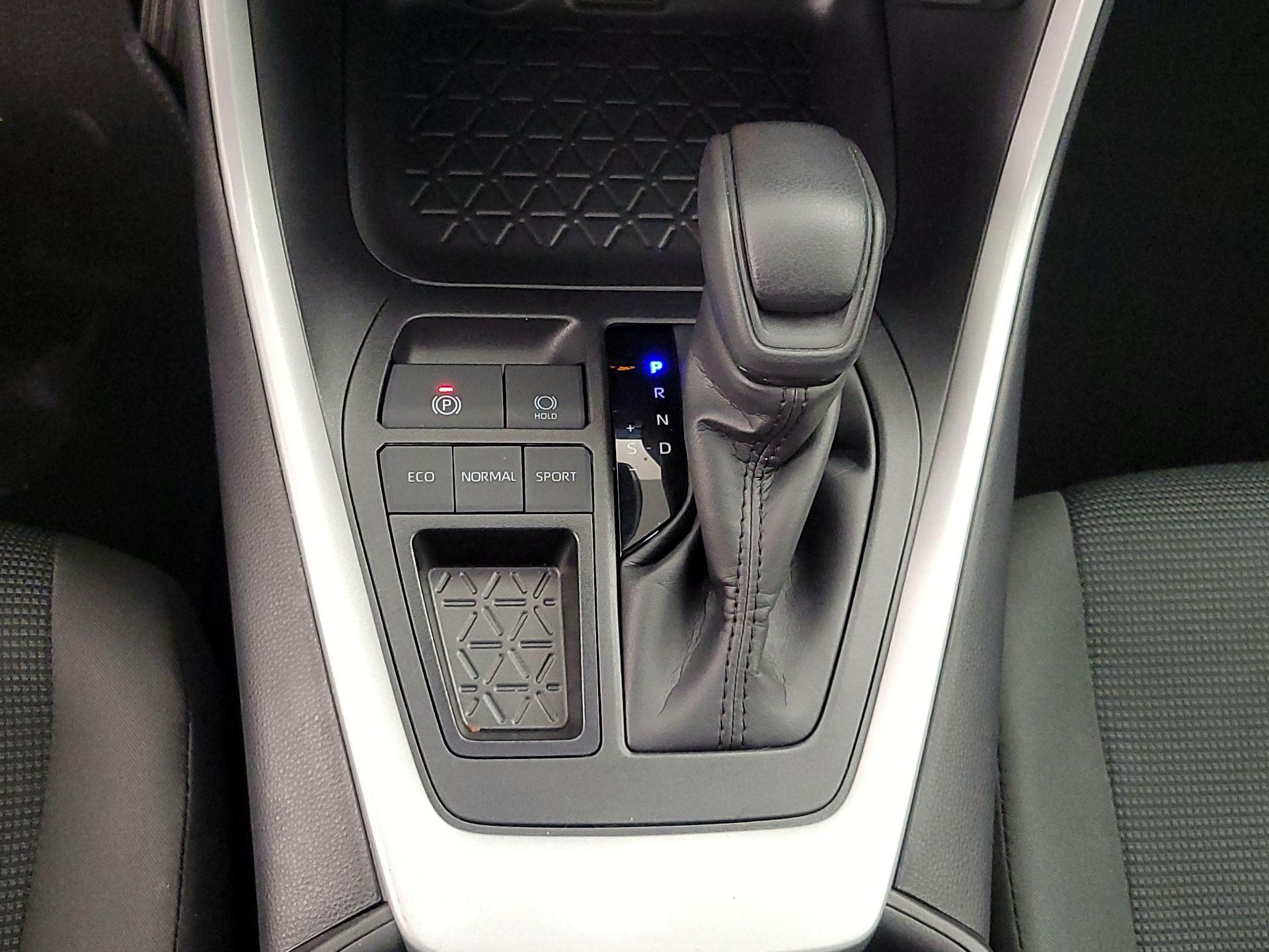 Thumbnail: 2025 Toyota RAV4 - 17