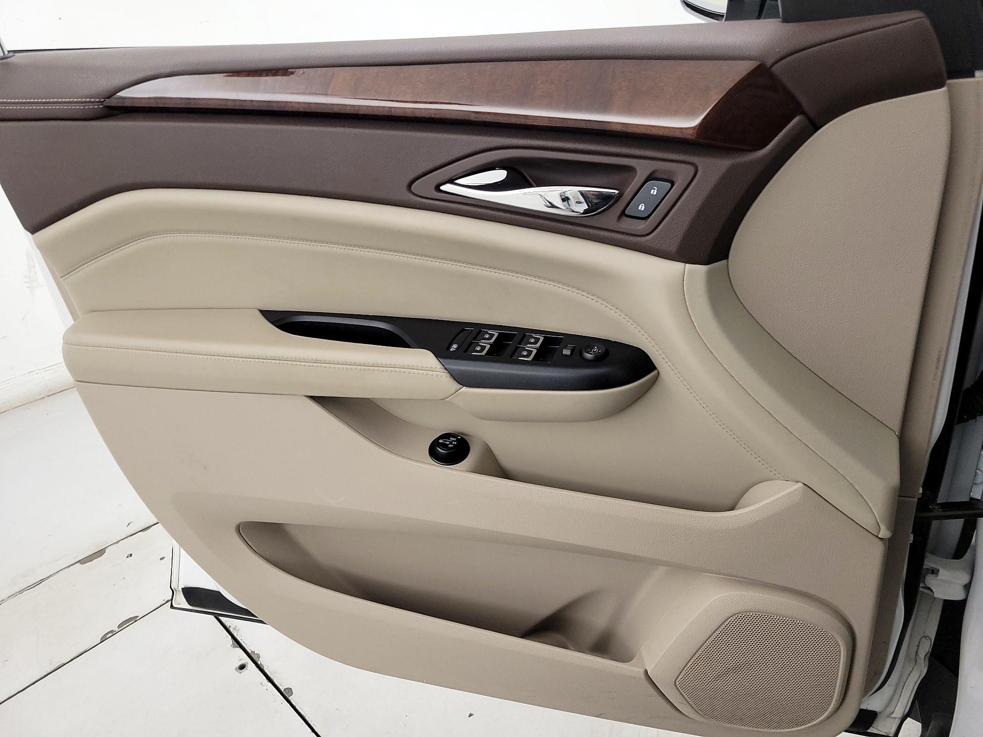 Thumbnail: 2015 Cadillac SRX - 12