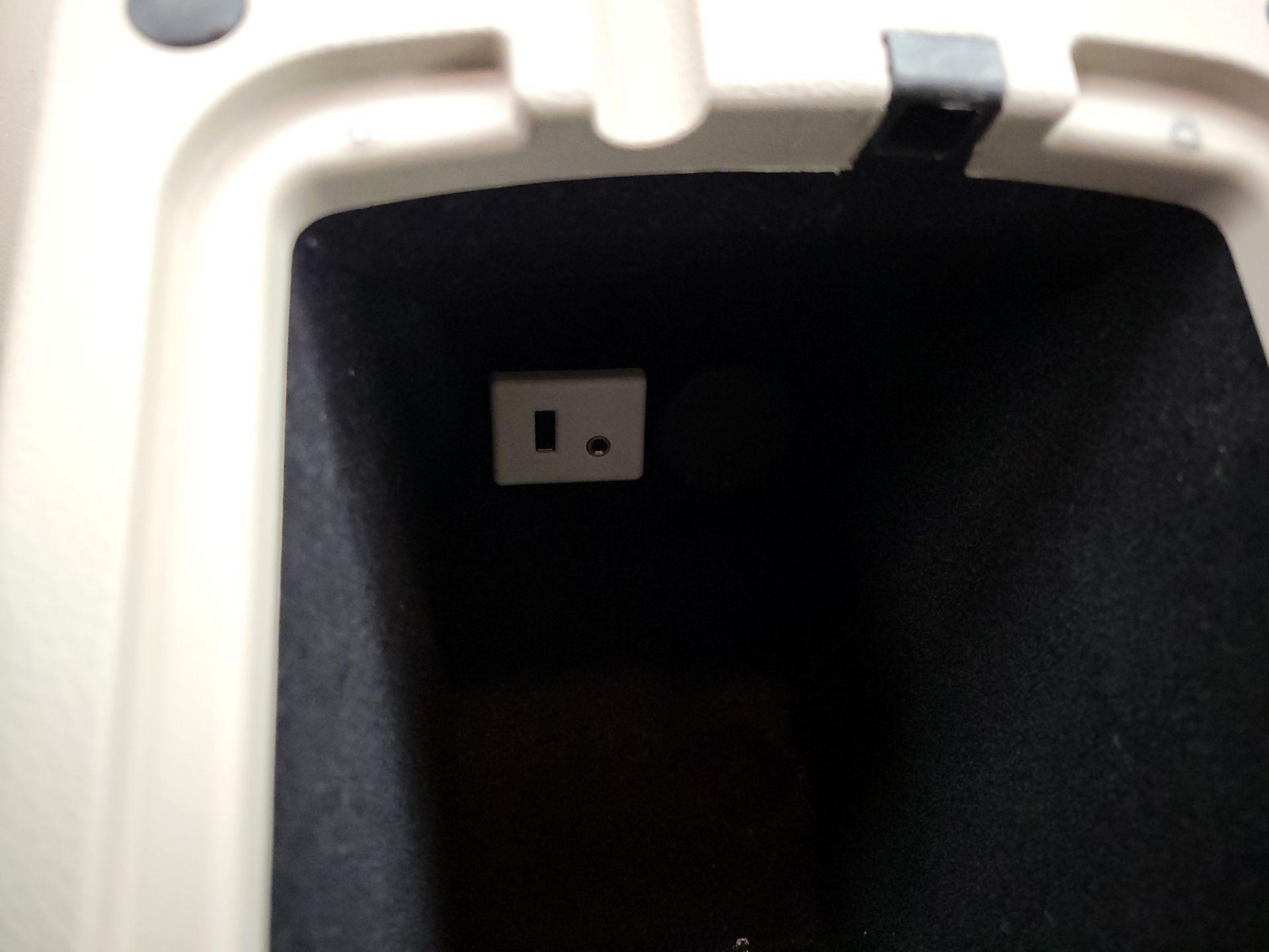 Thumbnail: 2015 Cadillac SRX - 18