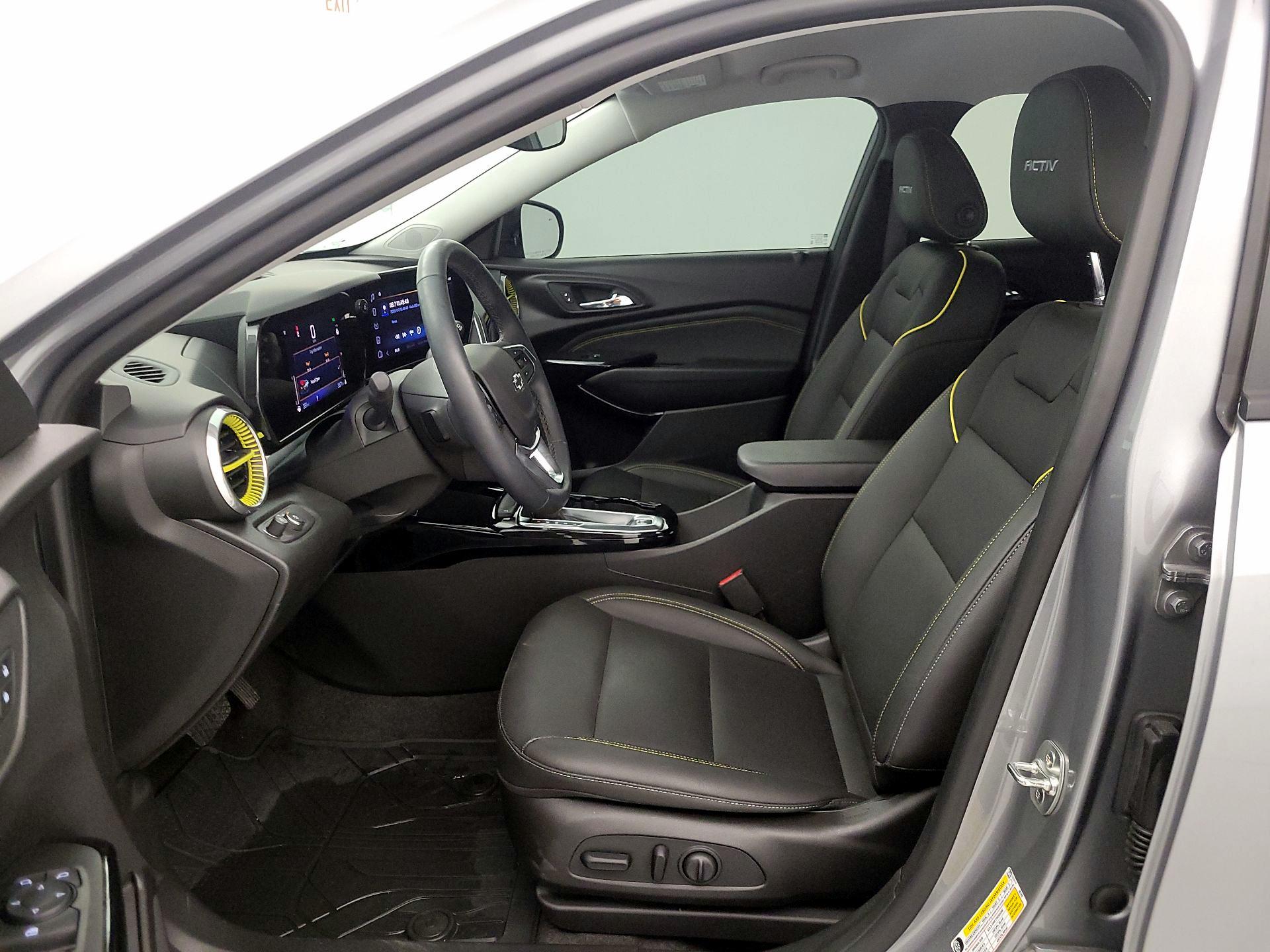 Thumbnail: 2025 Chevrolet Trax - 11