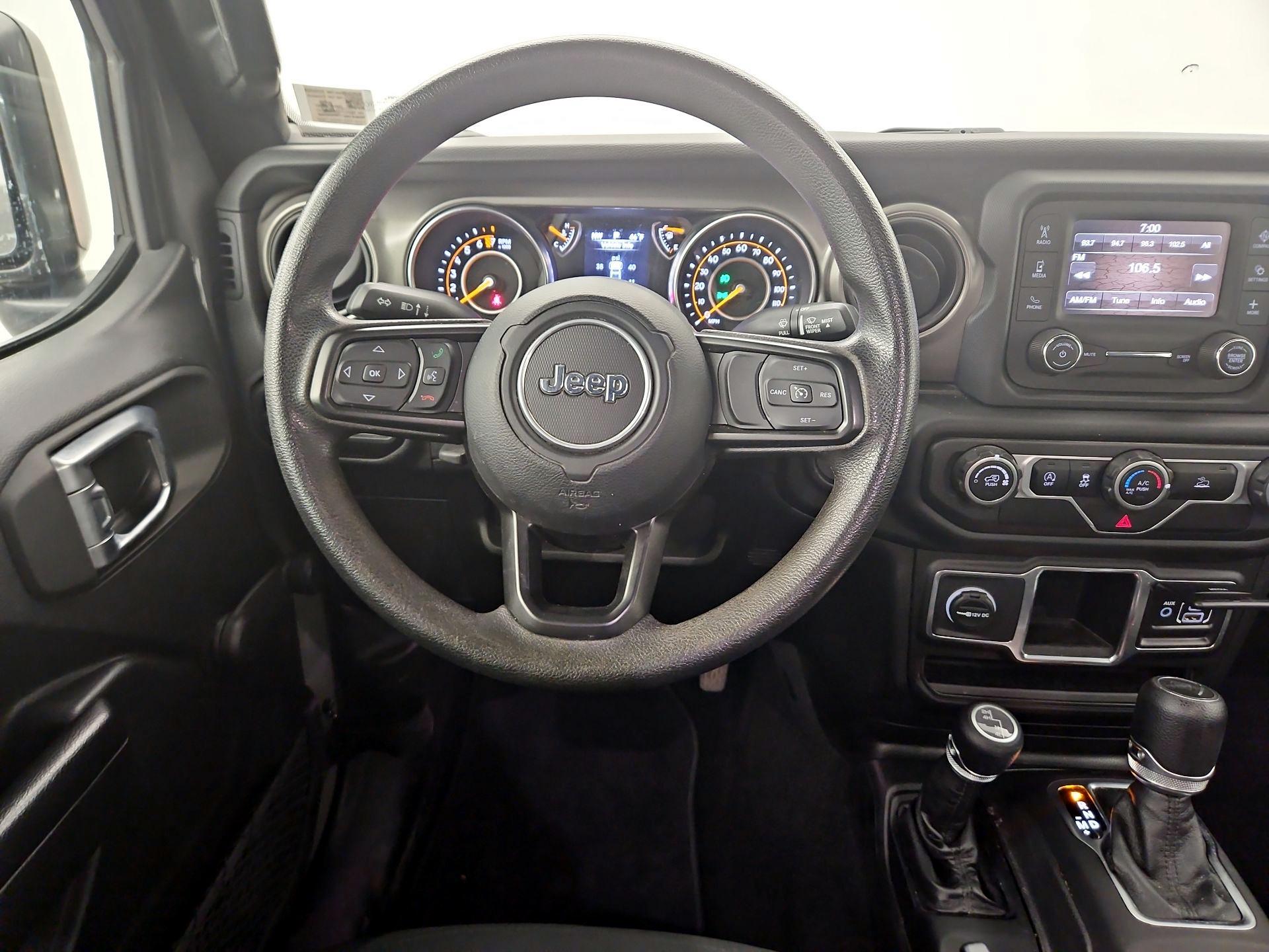 Thumbnail: 2021 Jeep Gladiator - 10