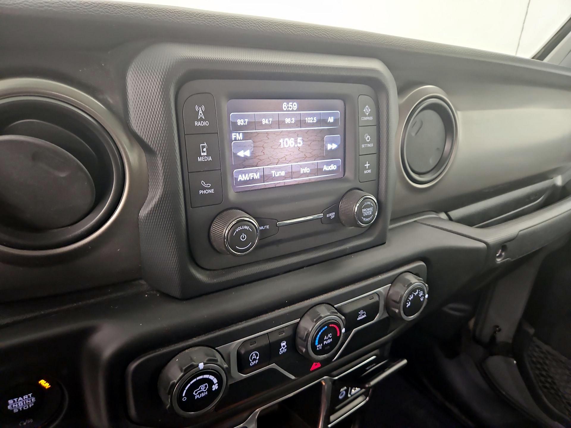 Thumbnail: 2021 Jeep Gladiator - 15