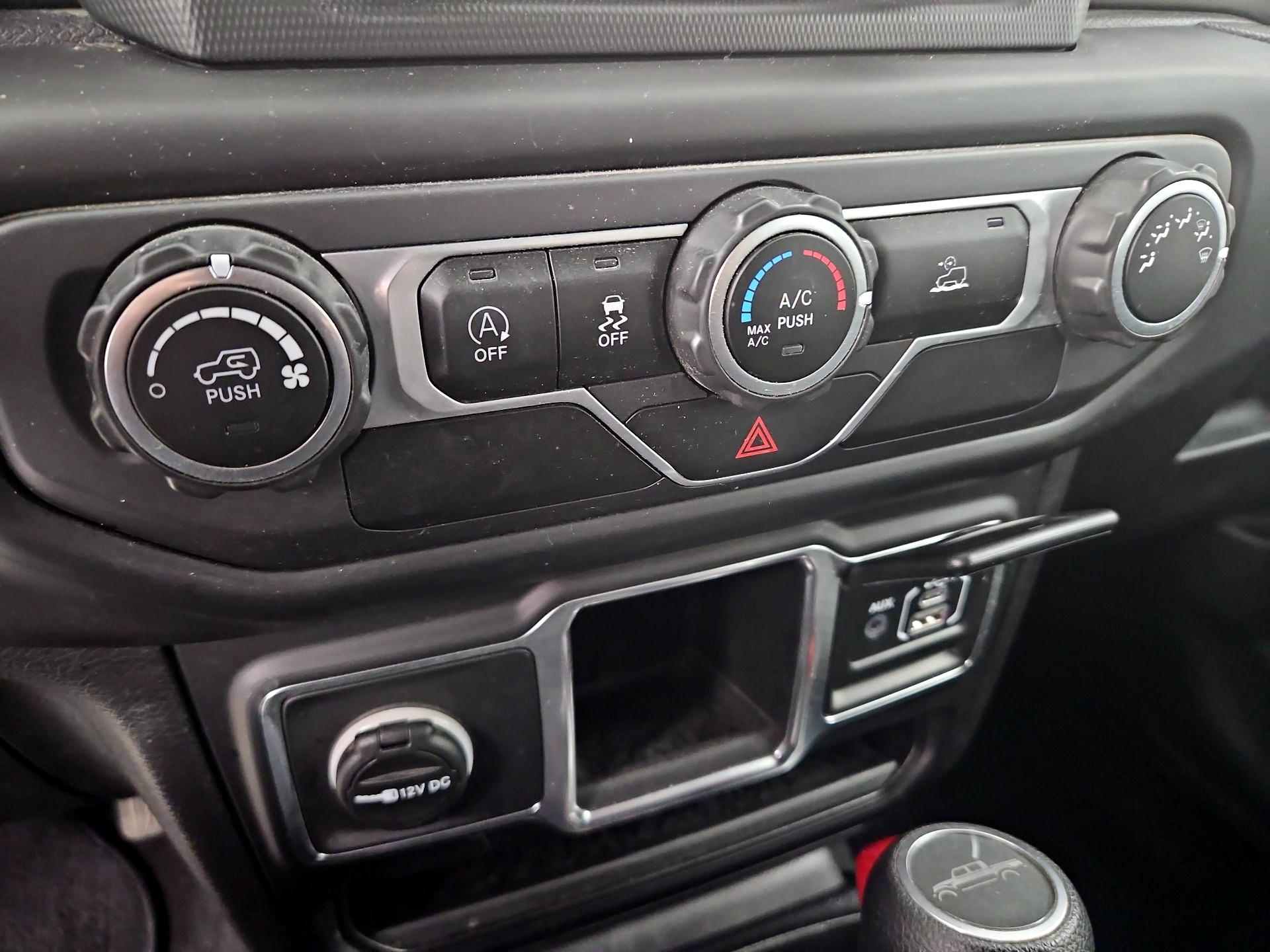 Thumbnail: 2021 Jeep Gladiator - 16