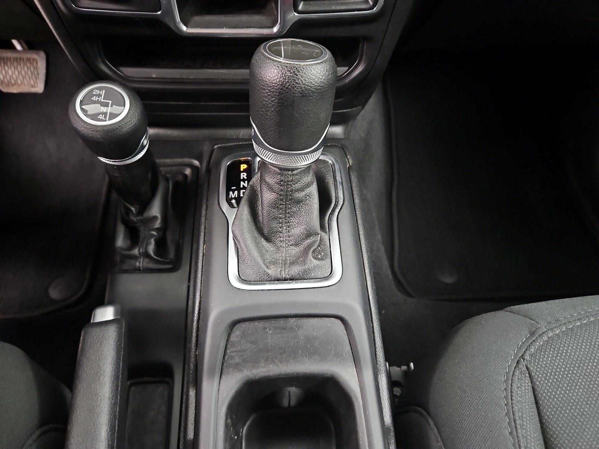 Thumbnail: 2021 Jeep Gladiator - 17