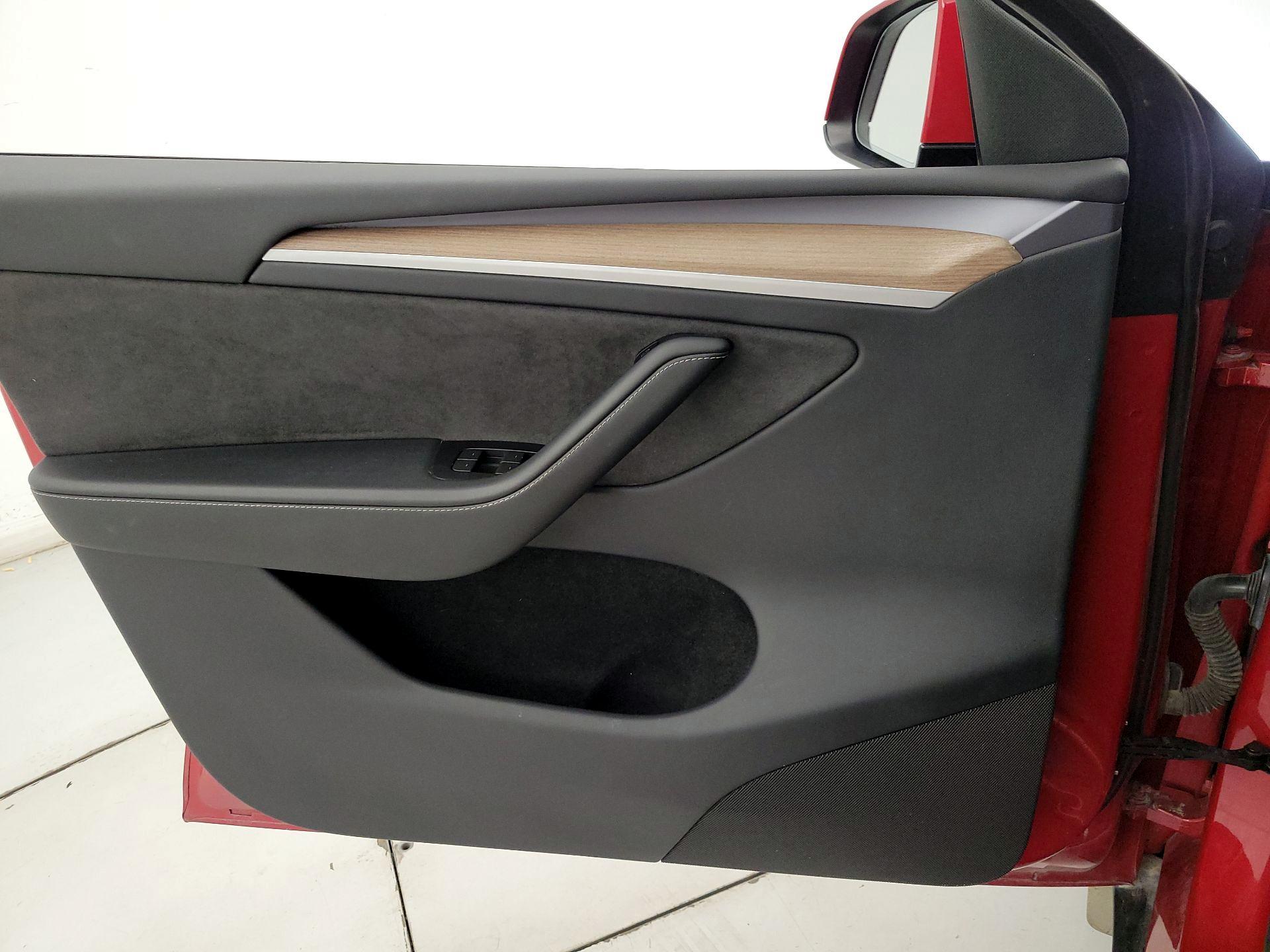 Thumbnail: 2023 Tesla Model Y - 12