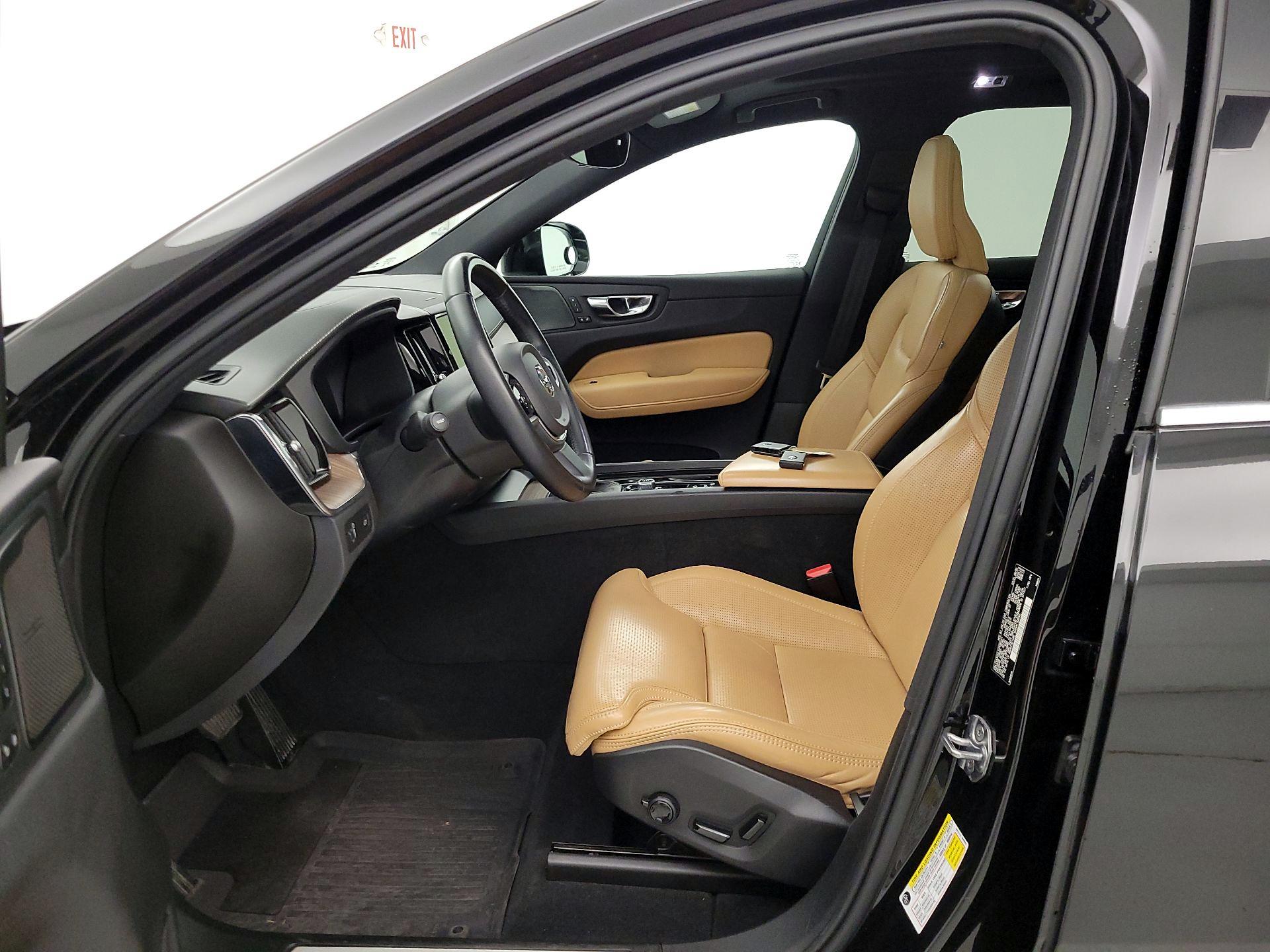 Thumbnail: 2021 Volvo XC60 - 11