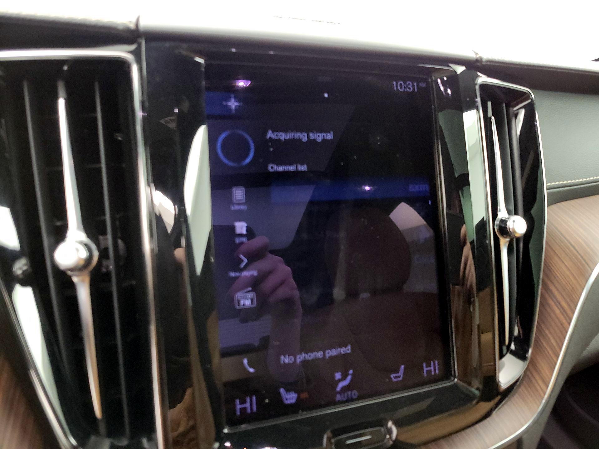 Thumbnail: 2021 Volvo XC60 - 16