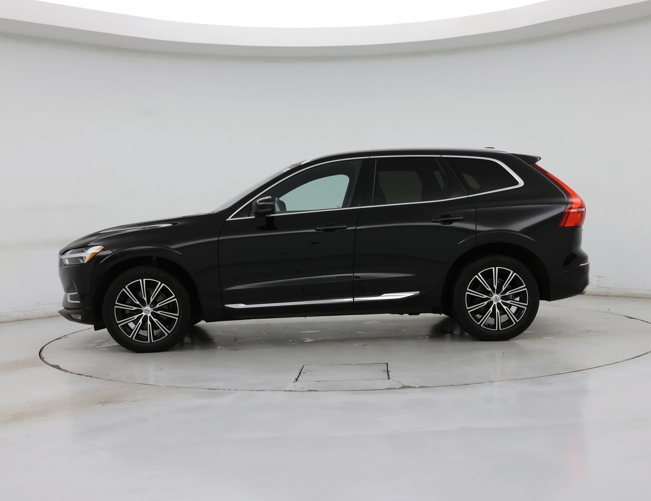Thumbnail: 2021 Volvo XC60 - 3