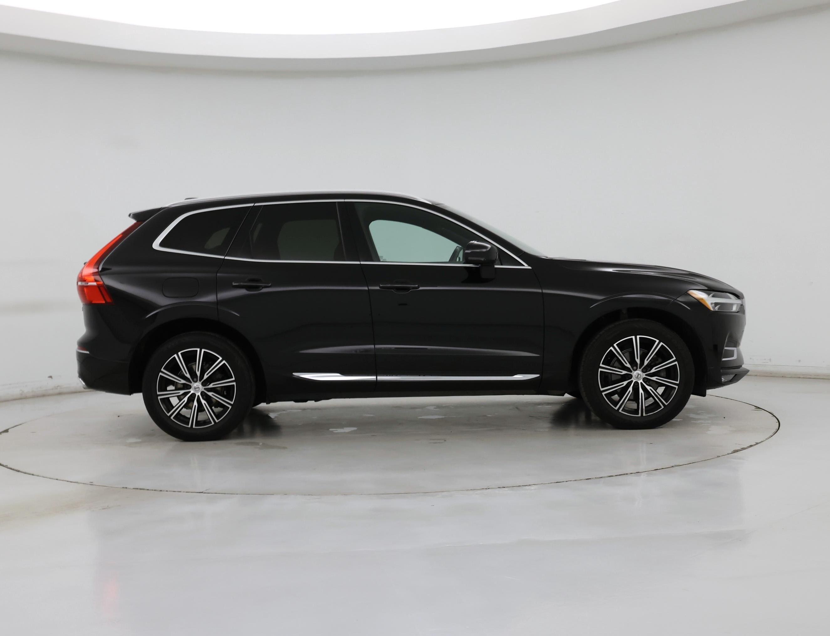 Thumbnail: 2021 Volvo XC60 - 7