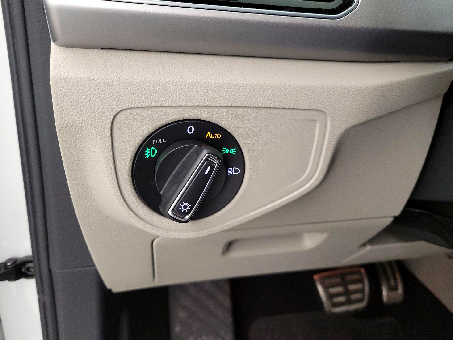 Thumbnail: 2018 Volkswagen Atlas - 13