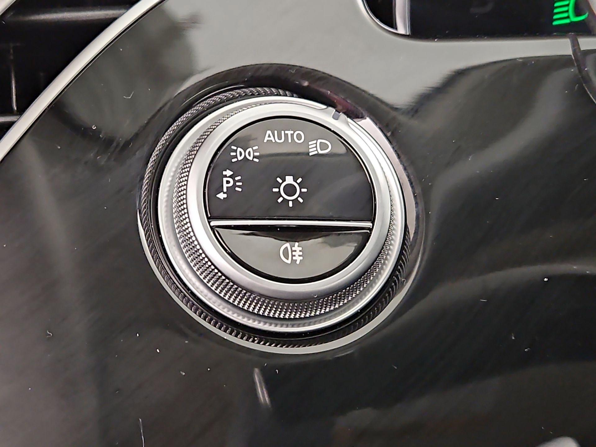 Thumbnail: 2024 Mercedes-Benz E-Class - 13