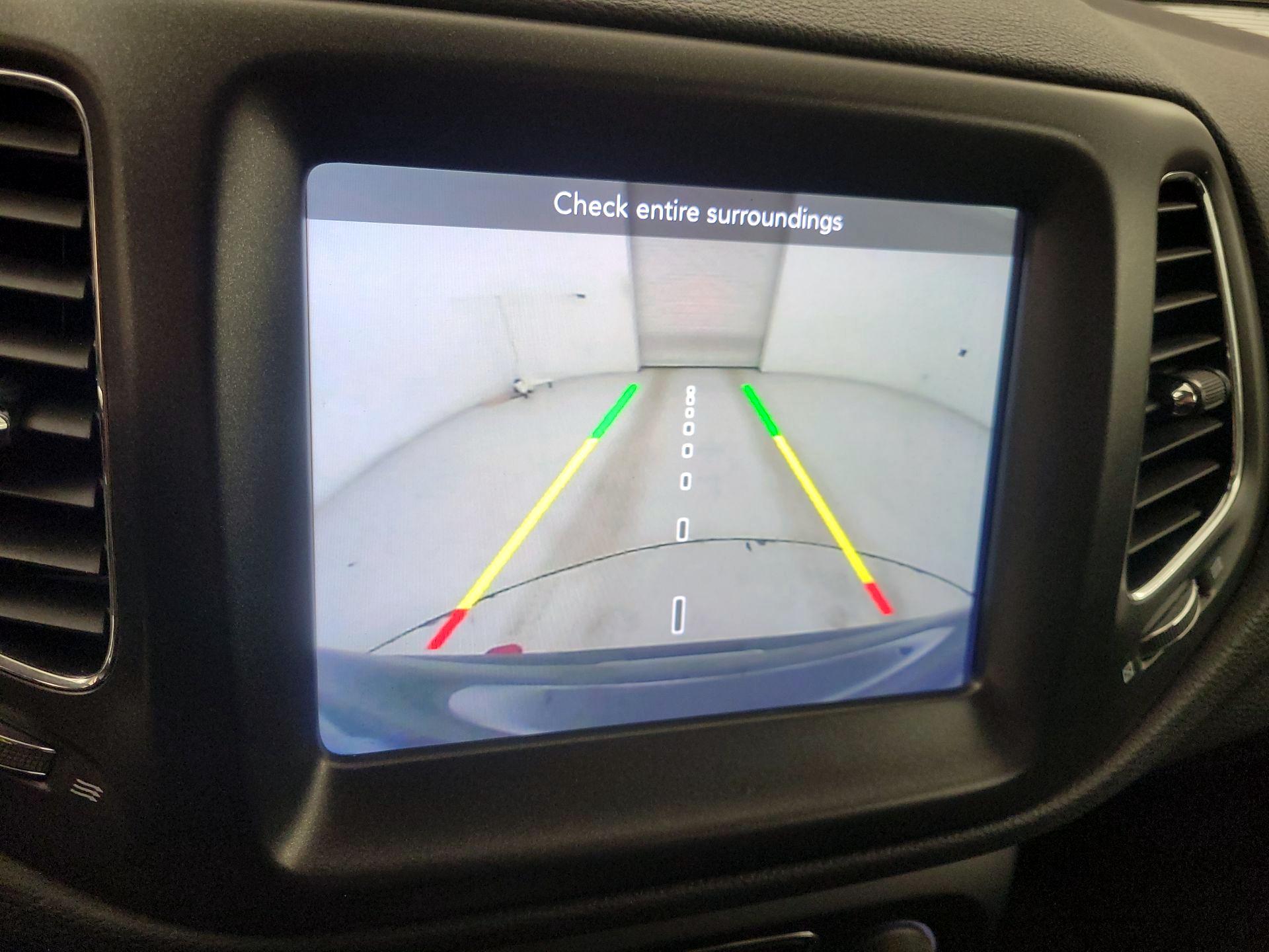 Thumbnail: 2018 Jeep Compass - 14