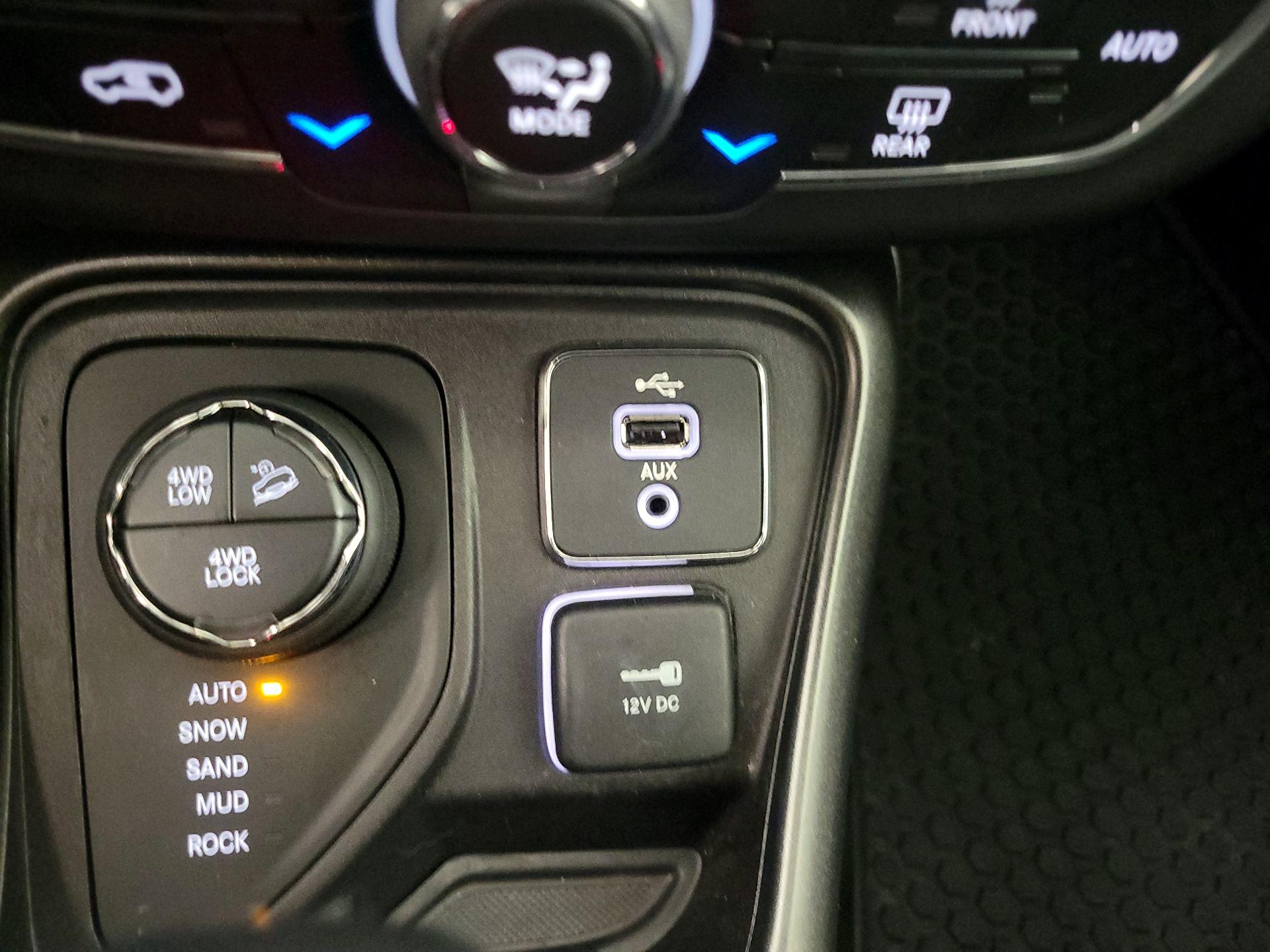 Thumbnail: 2018 Jeep Compass - 18