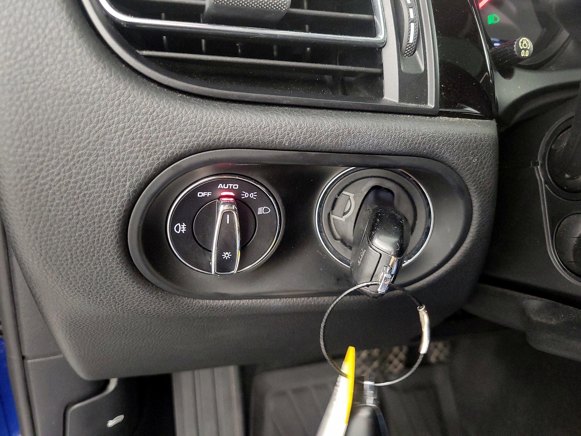 Thumbnail: 2019 Porsche Macan - 13