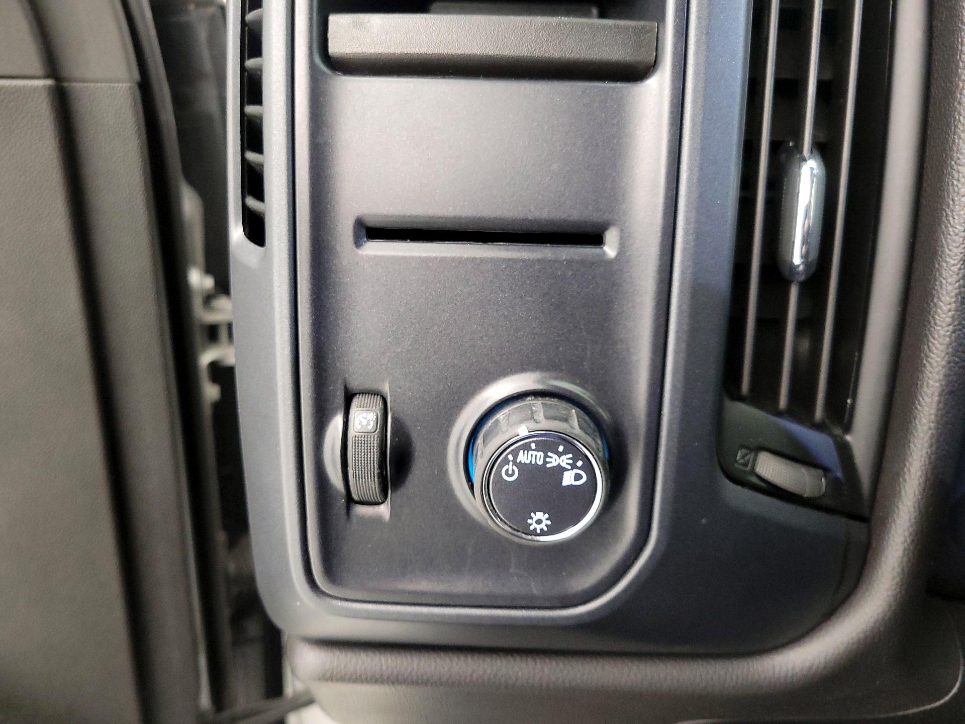 Thumbnail: 2019 Chevrolet Silverado 1500 - 13