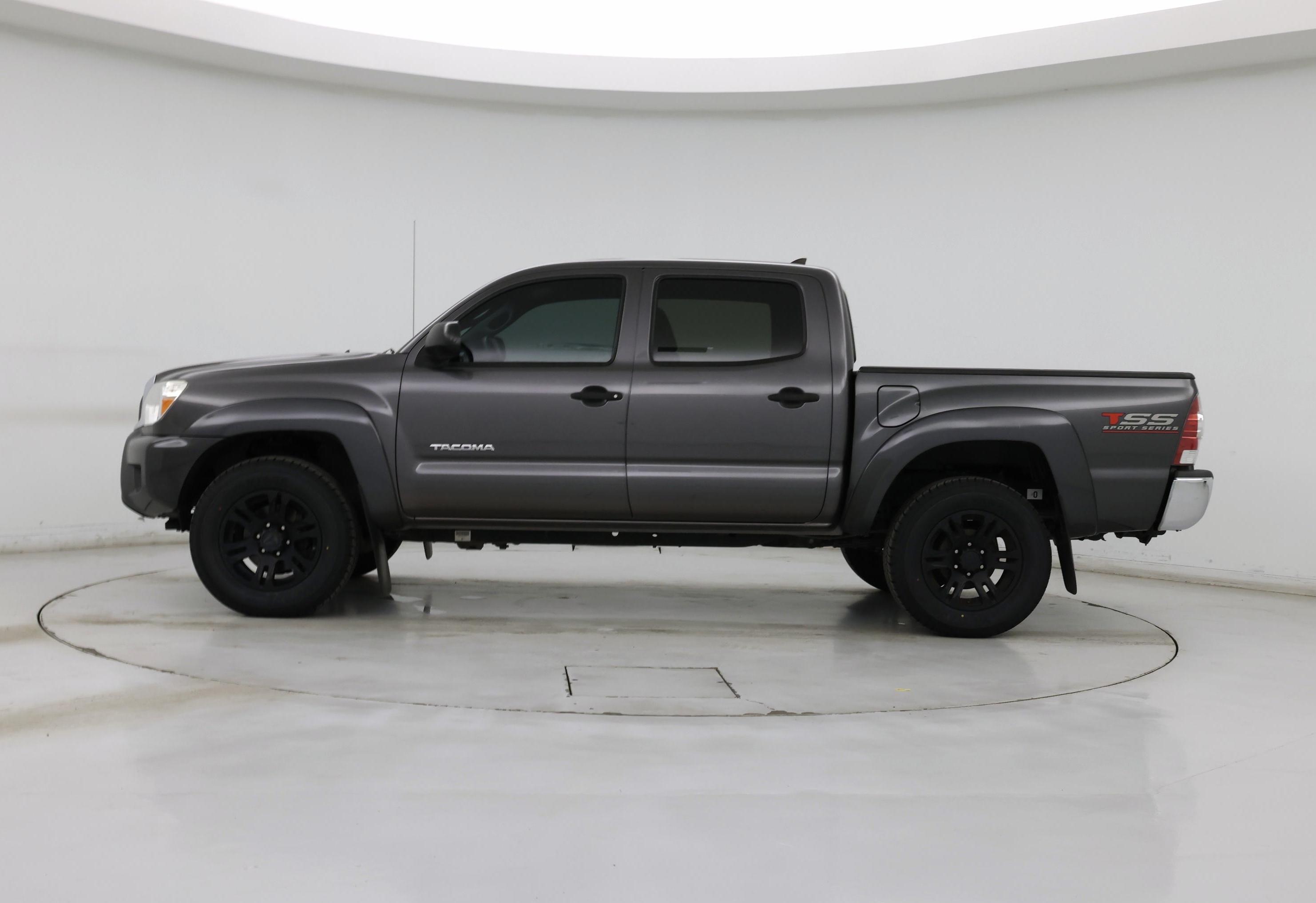 Thumbnail: 2015 Toyota Tacoma - 3