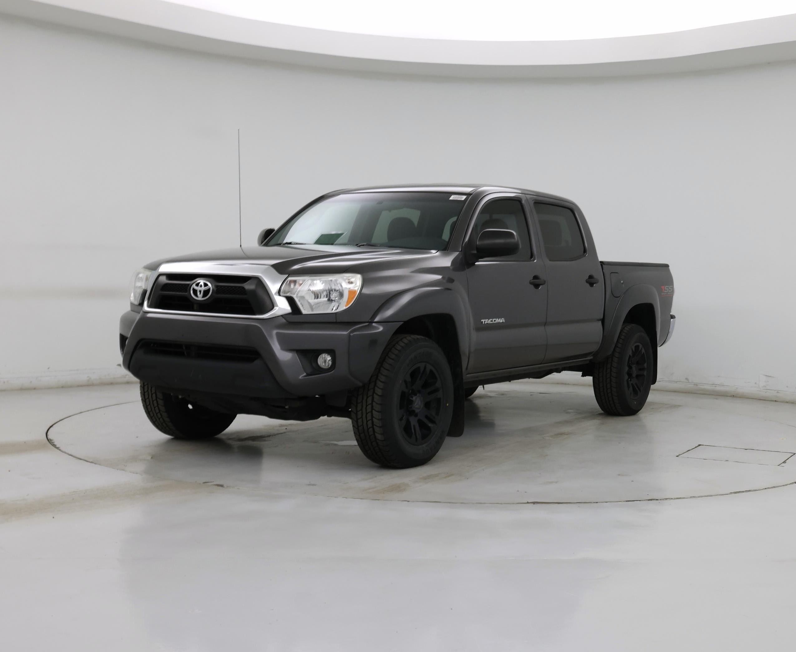 Thumbnail: 2015 Toyota Tacoma - 4