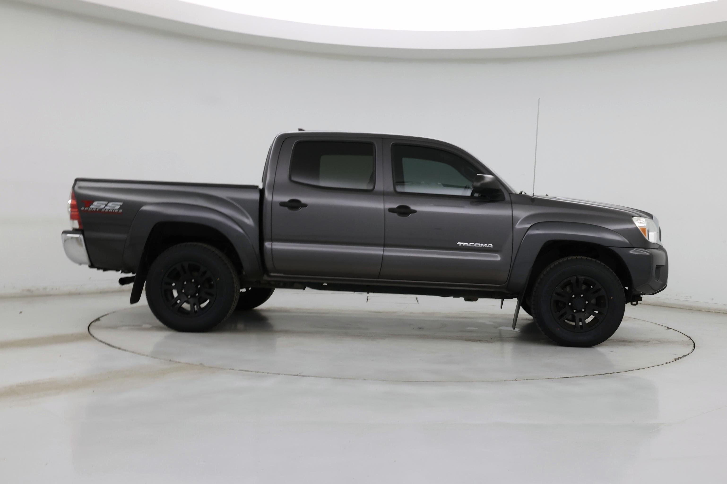 Thumbnail: 2015 Toyota Tacoma - 7