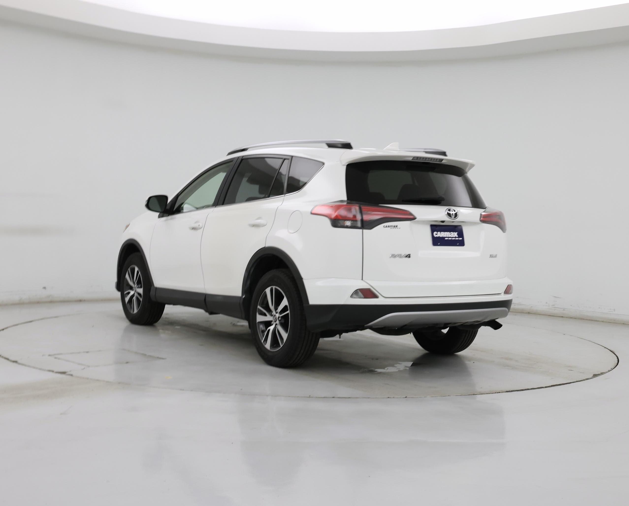 Thumbnail: 2018 Toyota RAV4 - 2