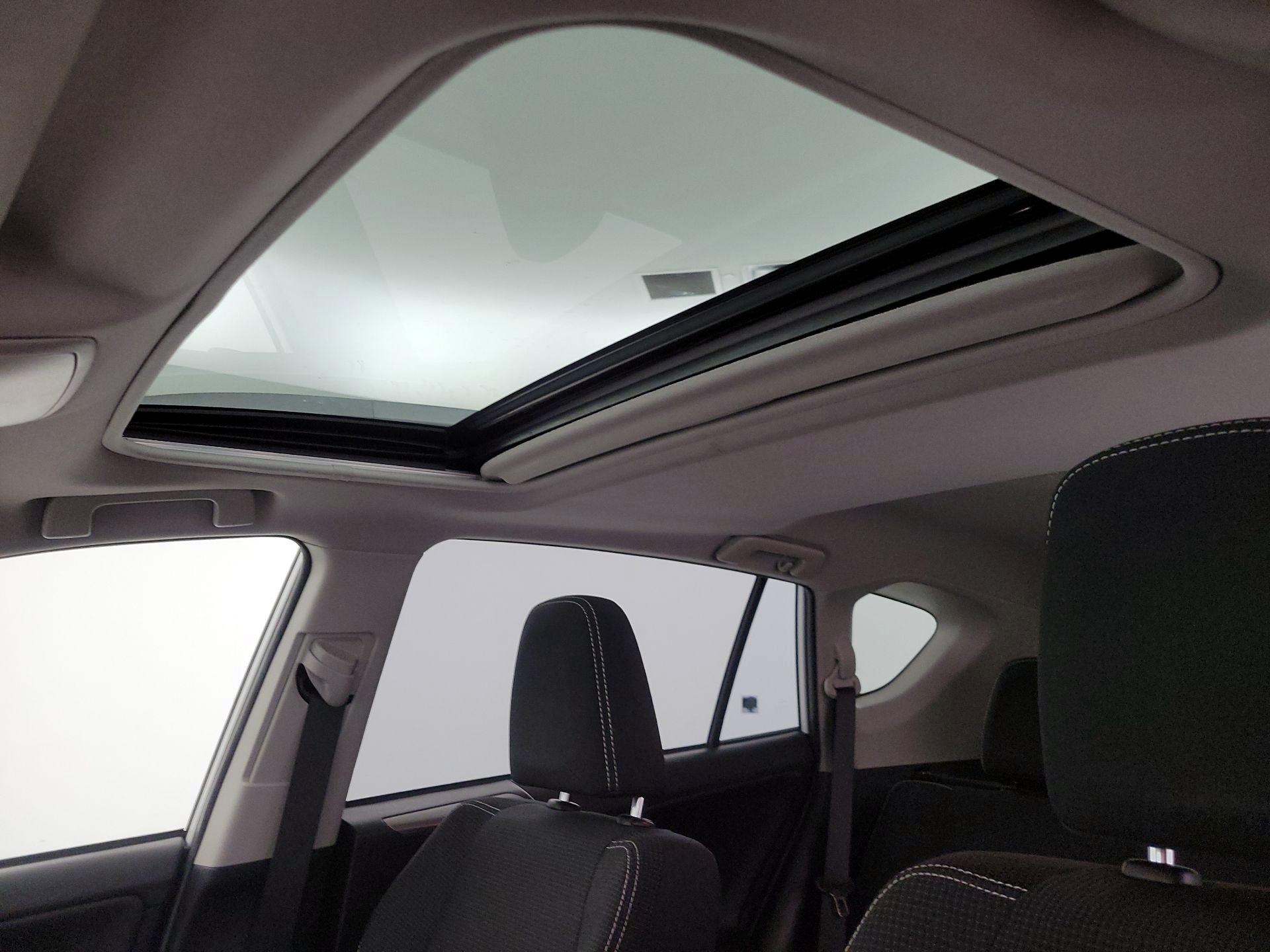 Thumbnail: 2018 Toyota RAV4 - 19