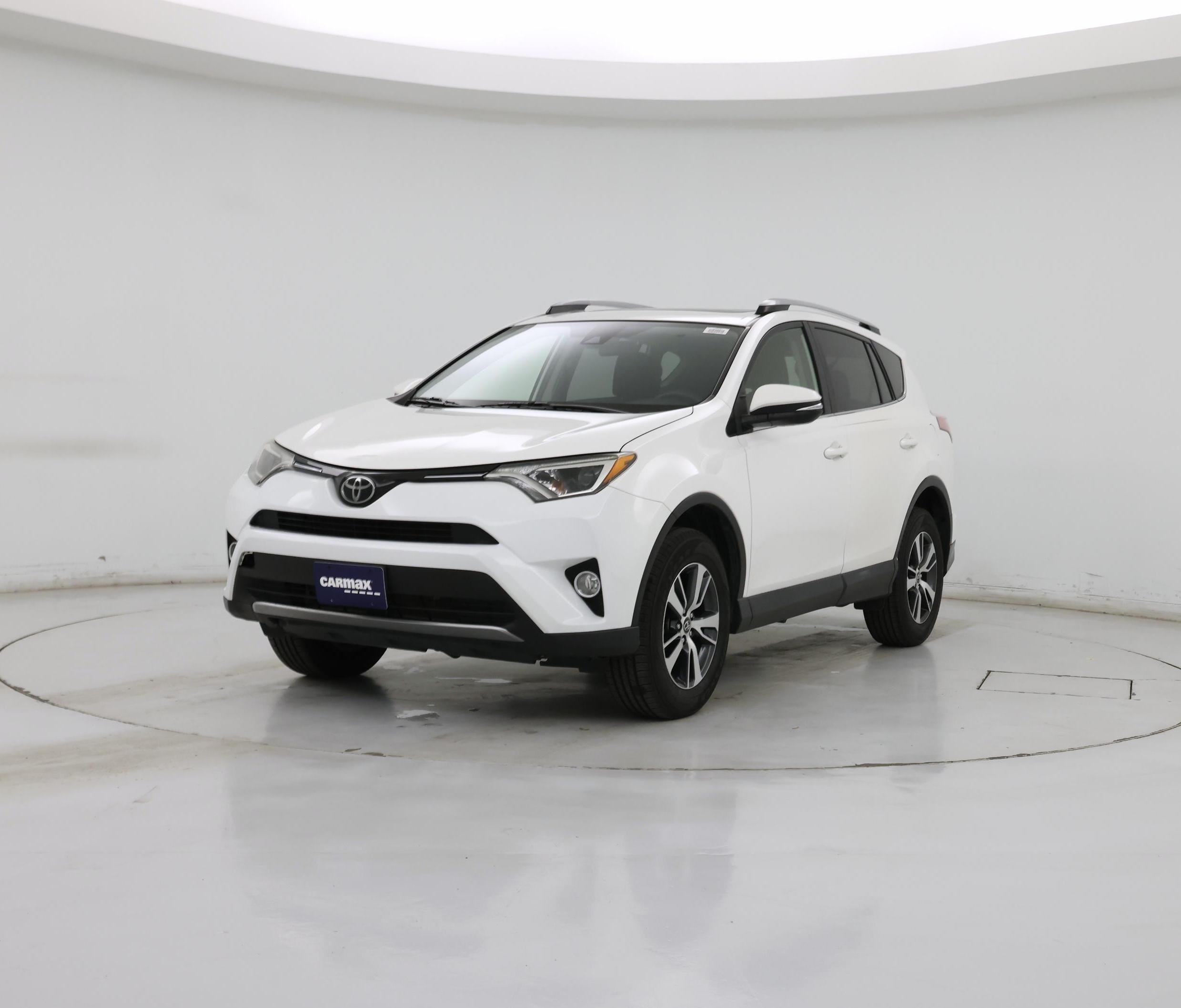 Thumbnail: 2018 Toyota RAV4 - 4