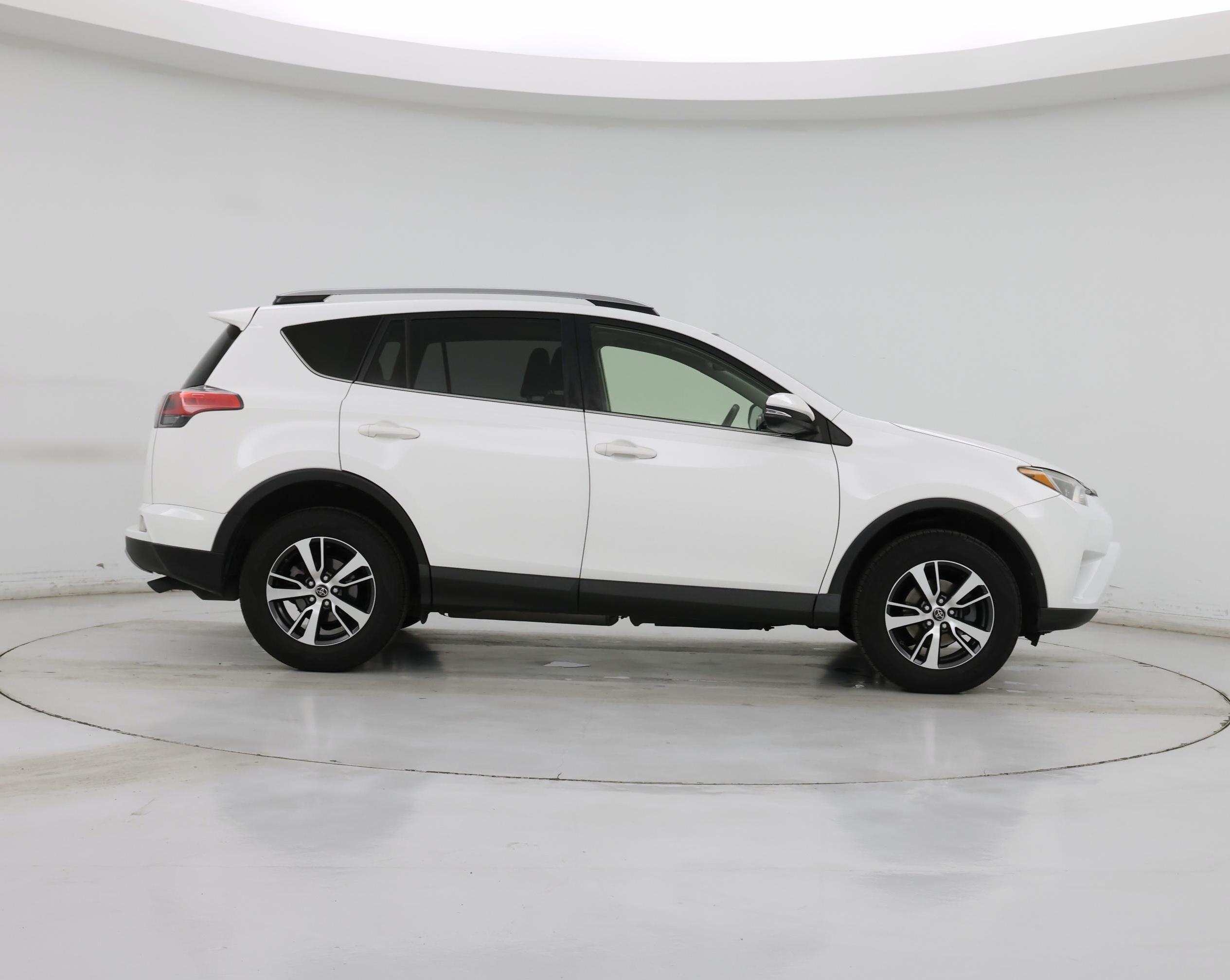 Thumbnail: 2018 Toyota RAV4 - 7